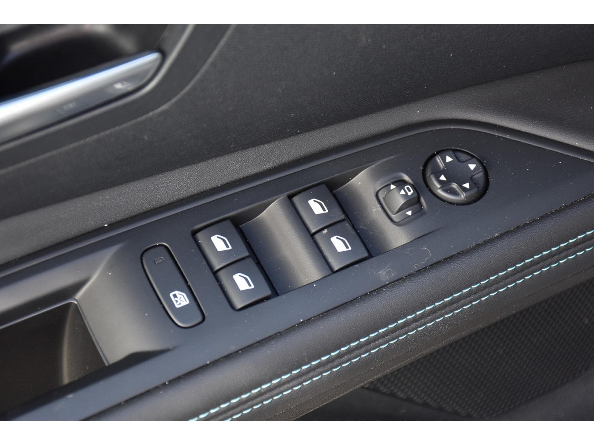 Peugeot 3008 1.6 Hybrid PHEV 180 Allure e-EAT8 ACC LANE SIDE CAM 1° MAIN (2024) - Foto 19