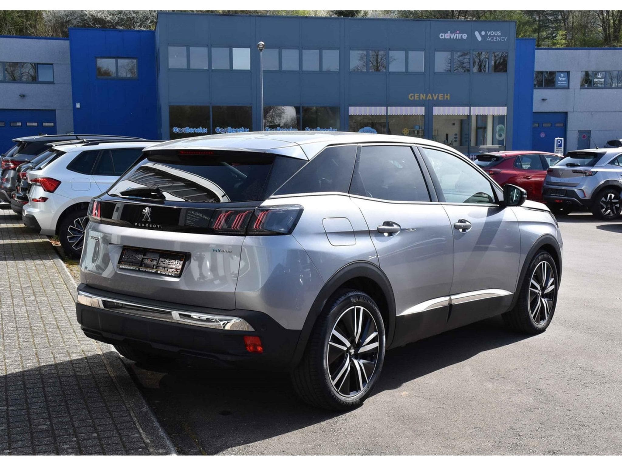 Peugeot 3008 1.6 Hybrid PHEV 180 Allure e-EAT8 ACC LANE SIDE CAM 1° MAIN (2024) - Foto 4