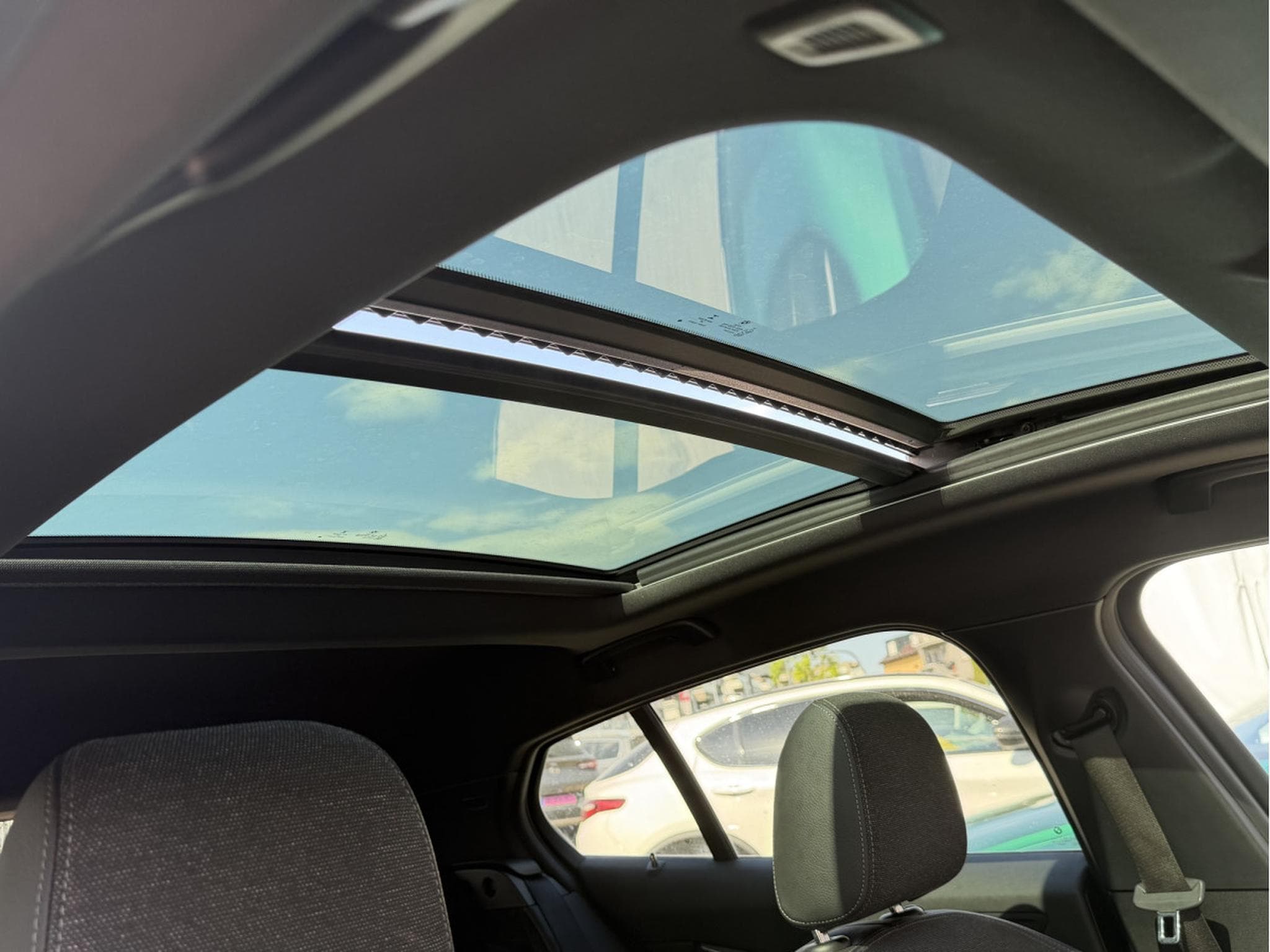 BMW 118 D SPORTLINE AUTO PANO LED CUIR NAVI 1 HAND (2020) - Photo 6