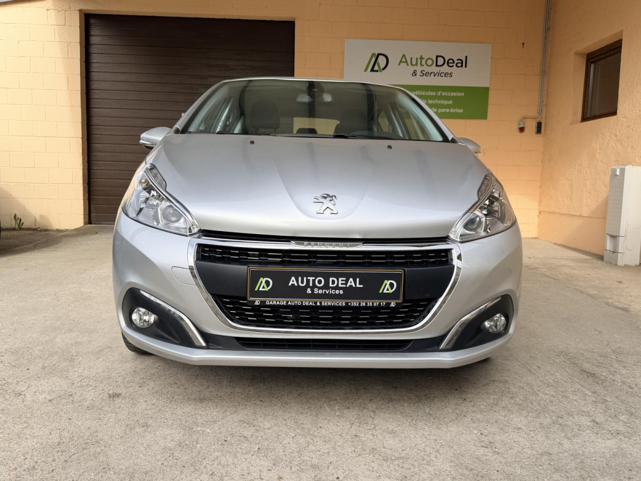 Peugeot 208 1.2 Signature 45.000km (2018) - Photo 2