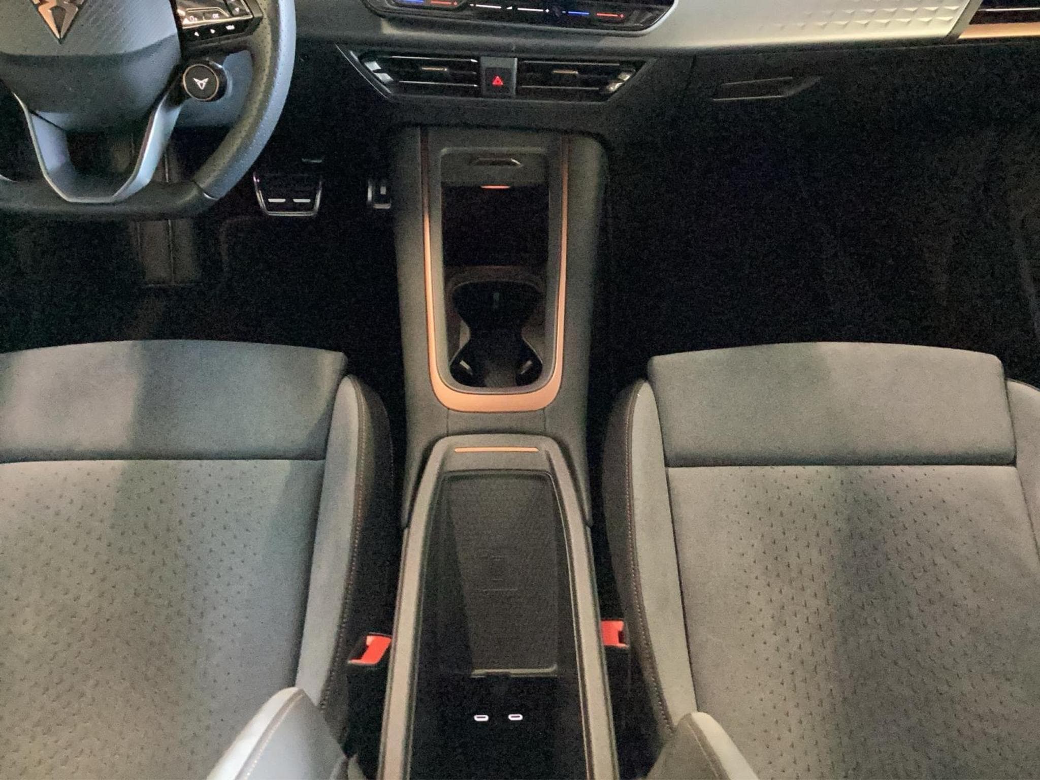 Cupra Born 77kWh+eBOOST+P.Dynamic+P.Skyline (2024) - Photo 19