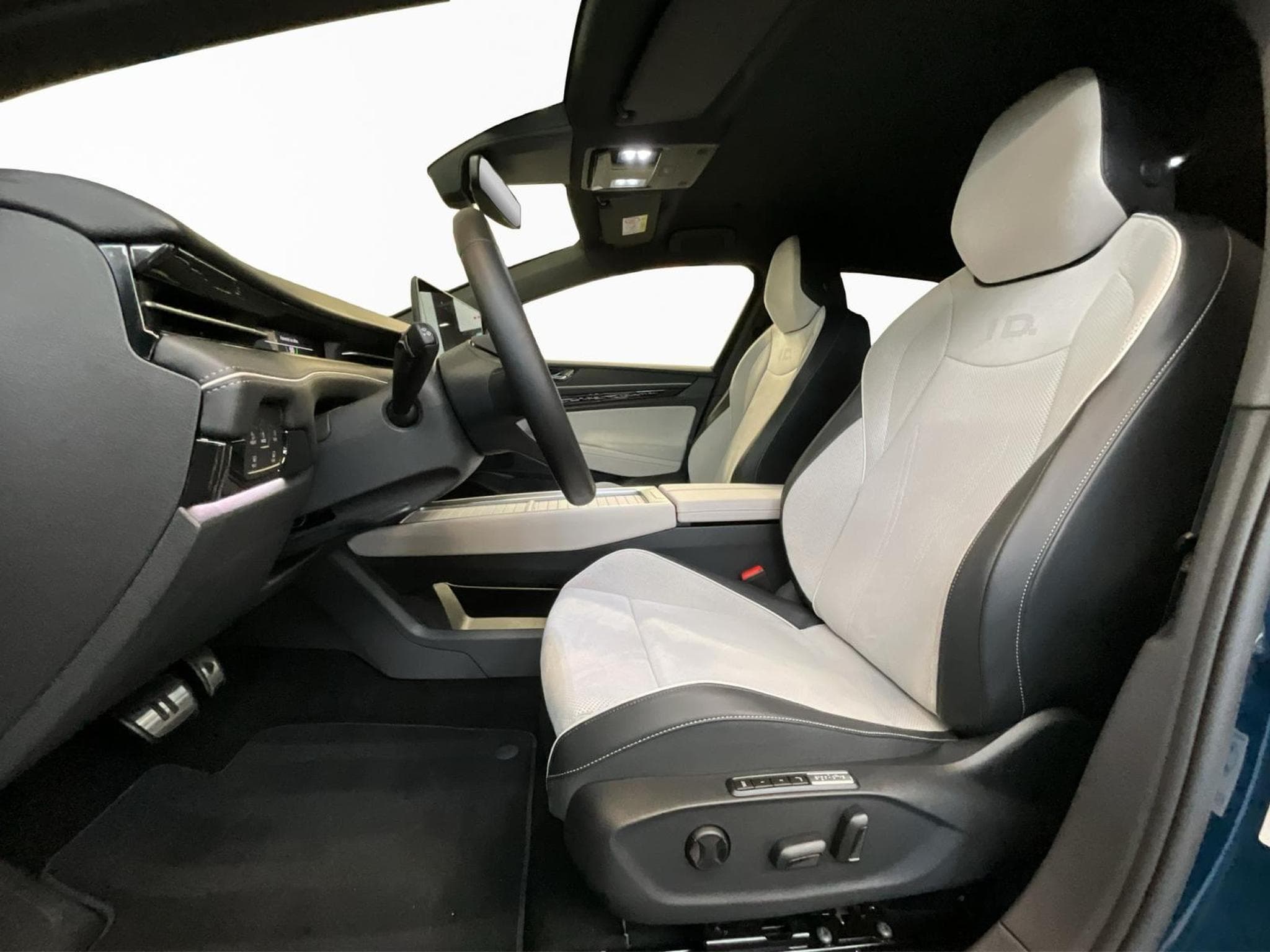 VW ID.7 86kWh+Tourer-Pro-S+P.Confort+IQ-Drive+Wärme-P.+AHK (2025) - Photo 9