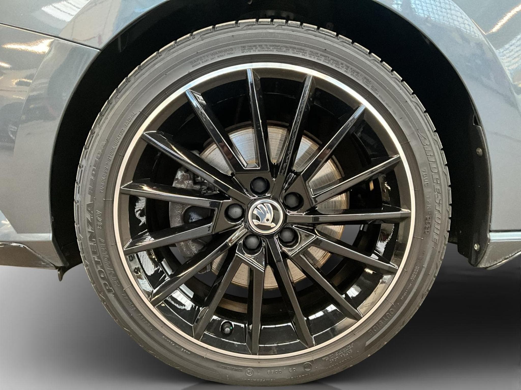 Skoda Fabia Monte-Carlo+DSG+RearView+LED (2021) - Photo 8