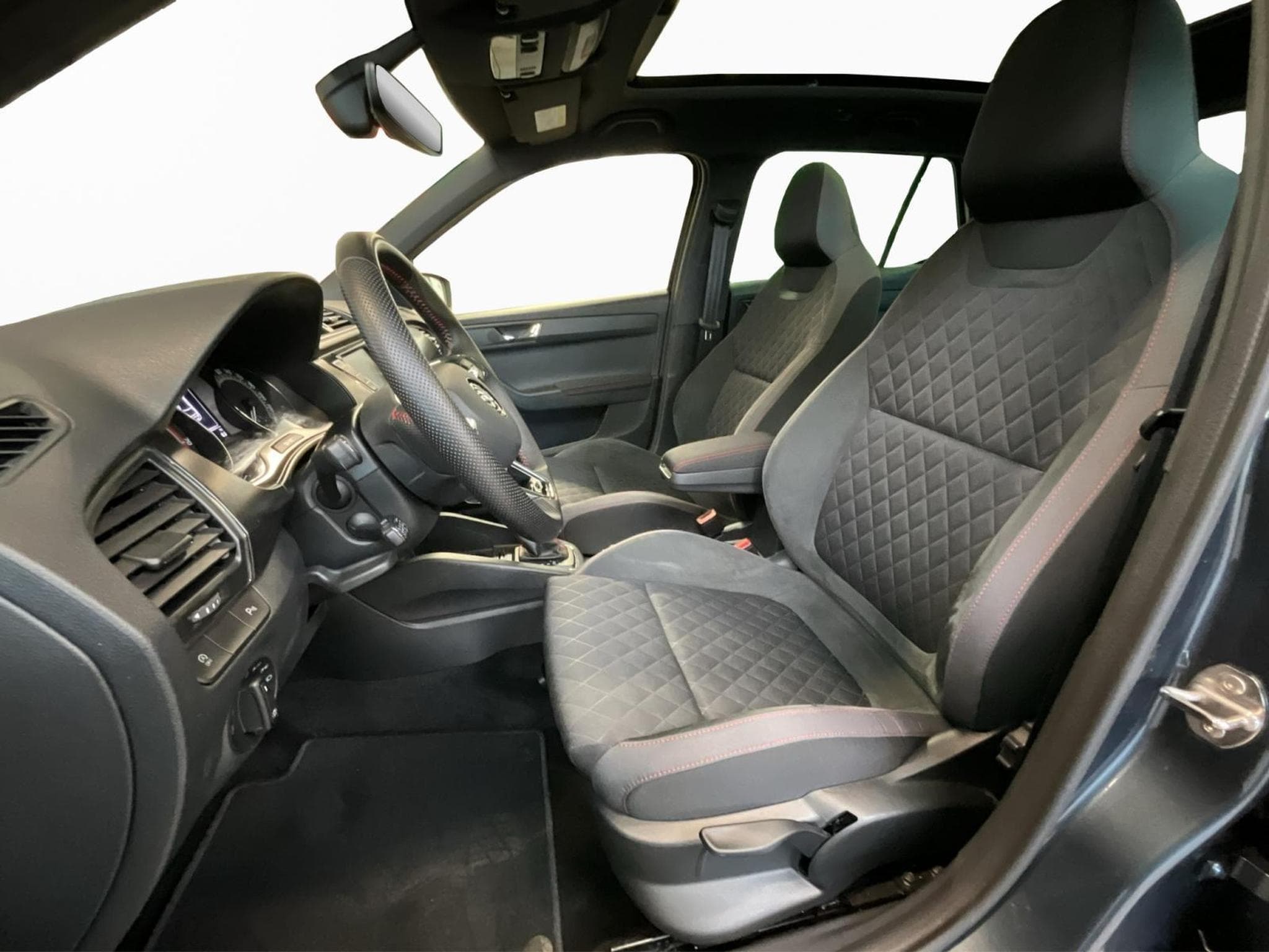 Skoda Fabia Monte-Carlo+DSG+RearView+LED (2021) - Photo 9