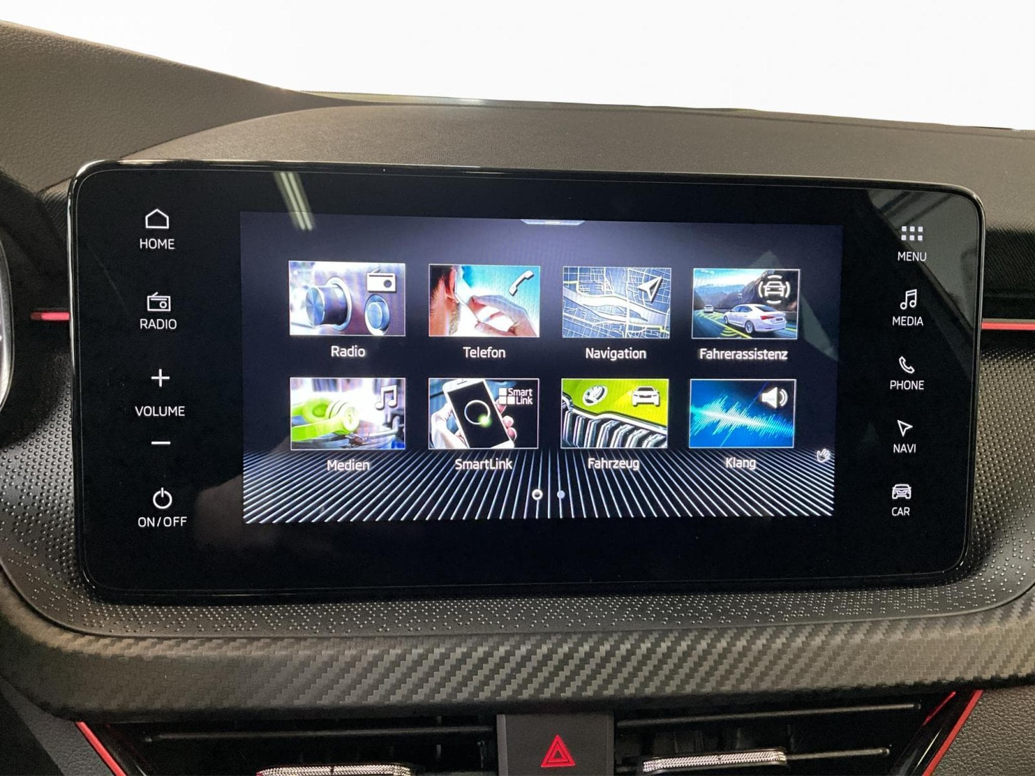 Skoda Kamiq Monte-Carlo+DSG+Pano+LED (2025) - Photo 13