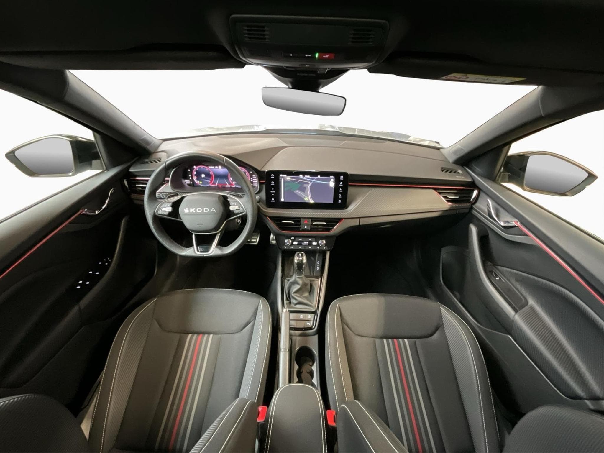 Skoda Kamiq Monte-Carlo+DSG+Pano+LED (2025) - Photo 2