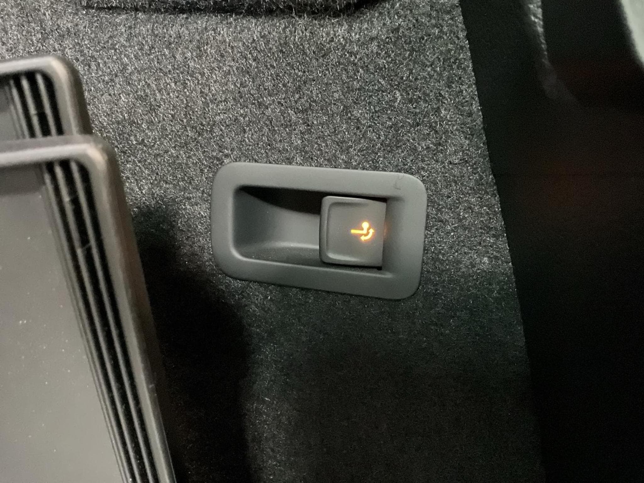 Skoda Karoq Sportline+DSG+AHK+Led+Navi (2025) - Photo 18