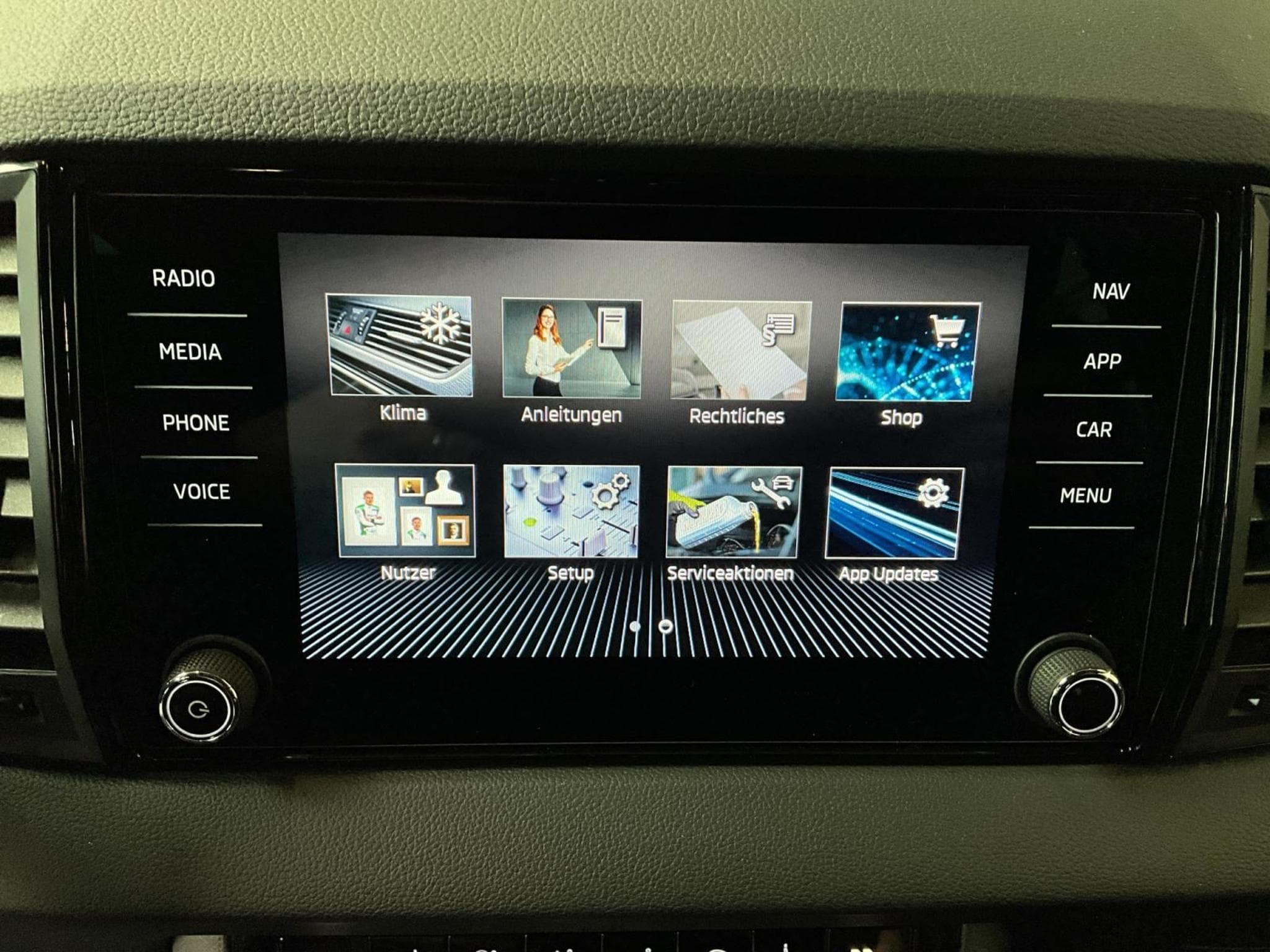 Skoda Karoq Sportline+DSG+AHK+Led+Navi (2025) - Photo 19