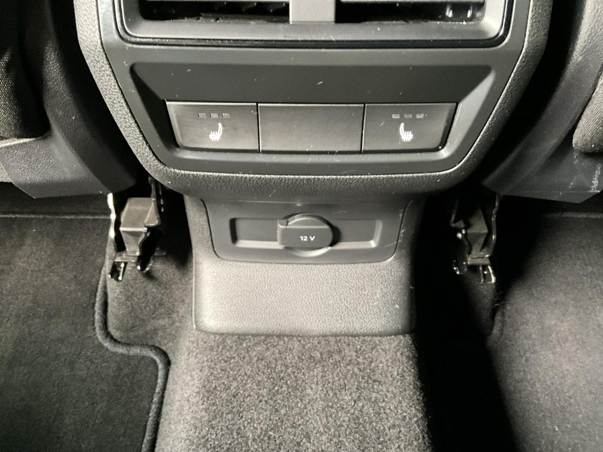 Skoda Karoq Sportline+DSG+AHK+Led+Navi (2025) - Photo 21