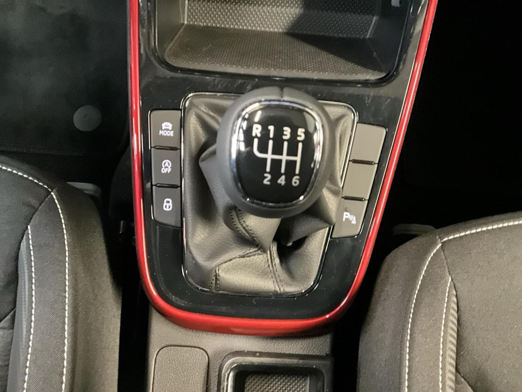 Skoda Fabia Monte-Carlo+ (2025) - Photo 12