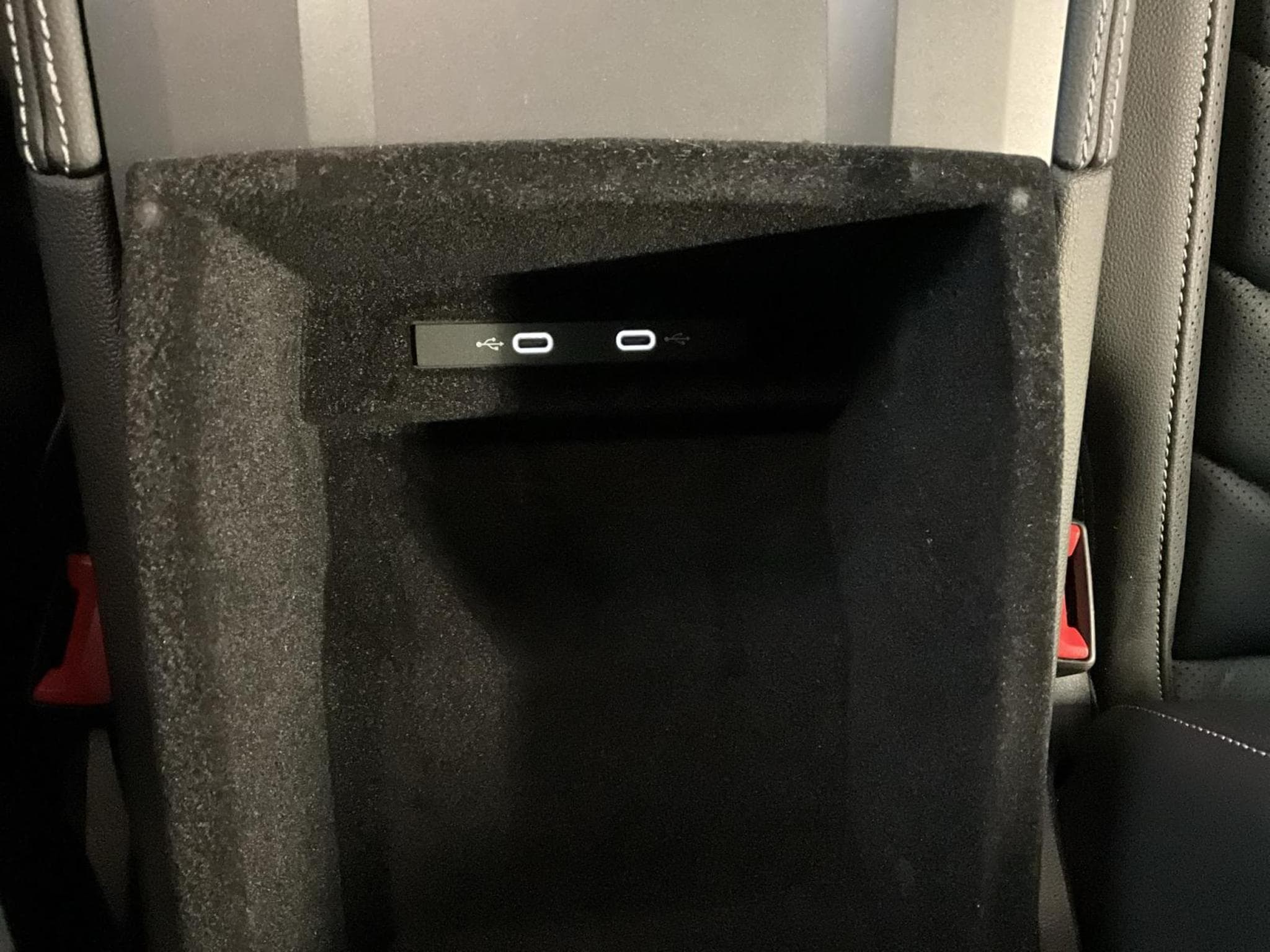 VW Touareg R-Line+4M+Black-Style+Pano+AHK+Stand-H.+DYNAUDIO (2024) - Photo 16