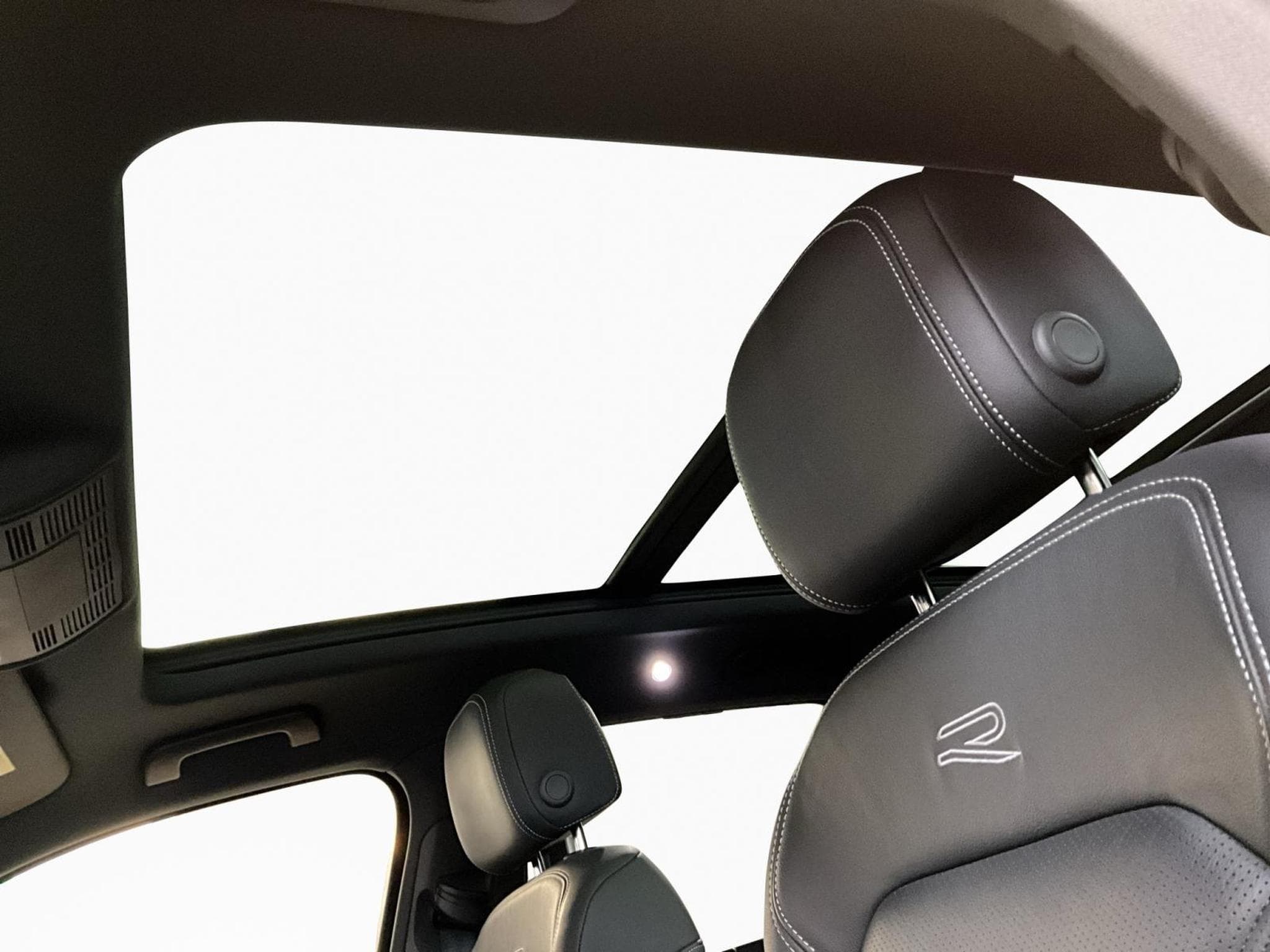 VW Touareg R-Line+4M+Black-Style+Pano+AHK+Stand-H.+DYNAUDIO (2024) - Photo 18