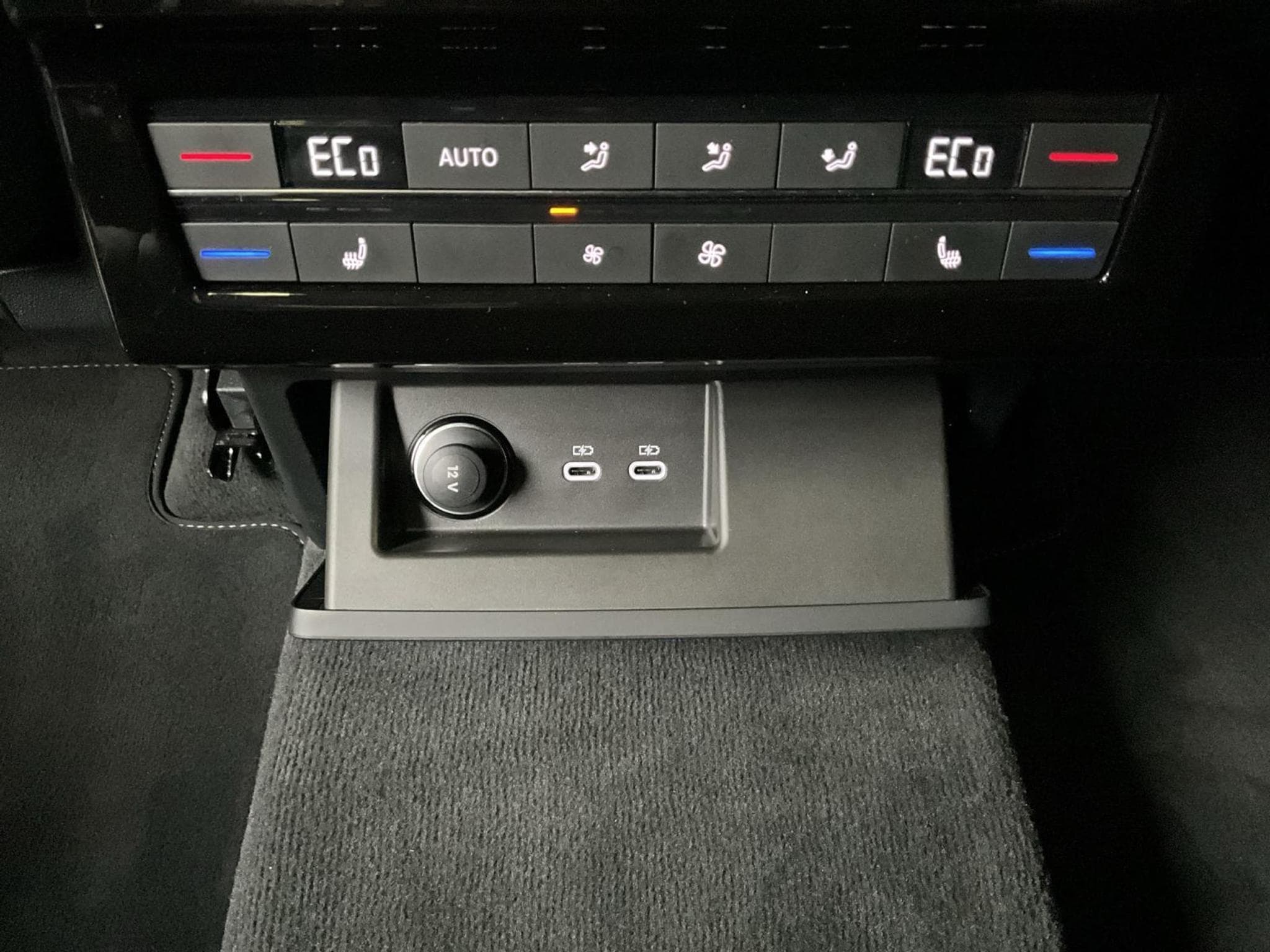 VW Touareg R-Line+4M+Black-Style+Pano+AHK+Stand-H.+DYNAUDIO (2024) - Photo 20