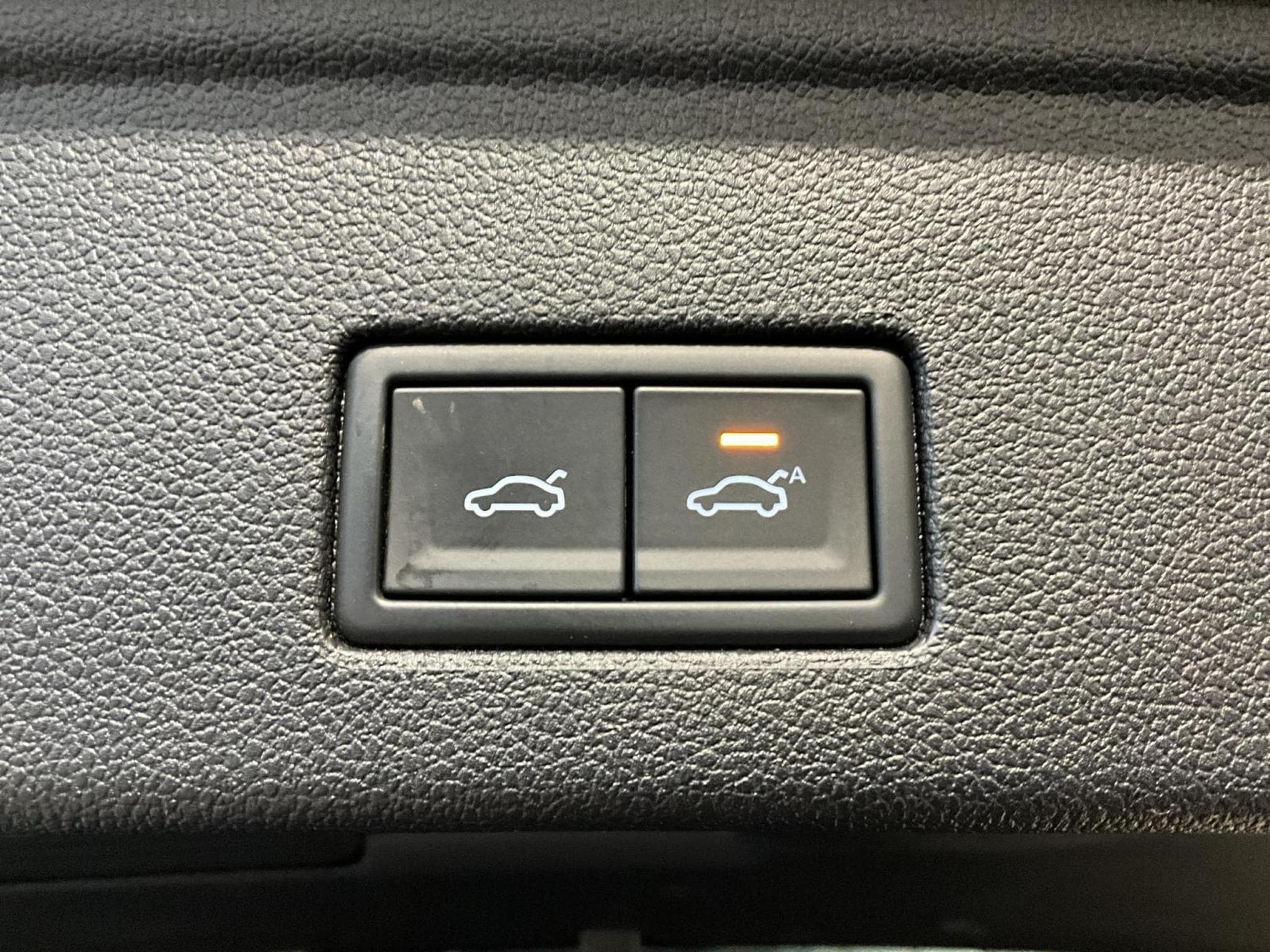 VW Touareg R-Line+4M+Black-Style+Pano+AHK+Stand-H.+DYNAUDIO (2024) - Photo 21