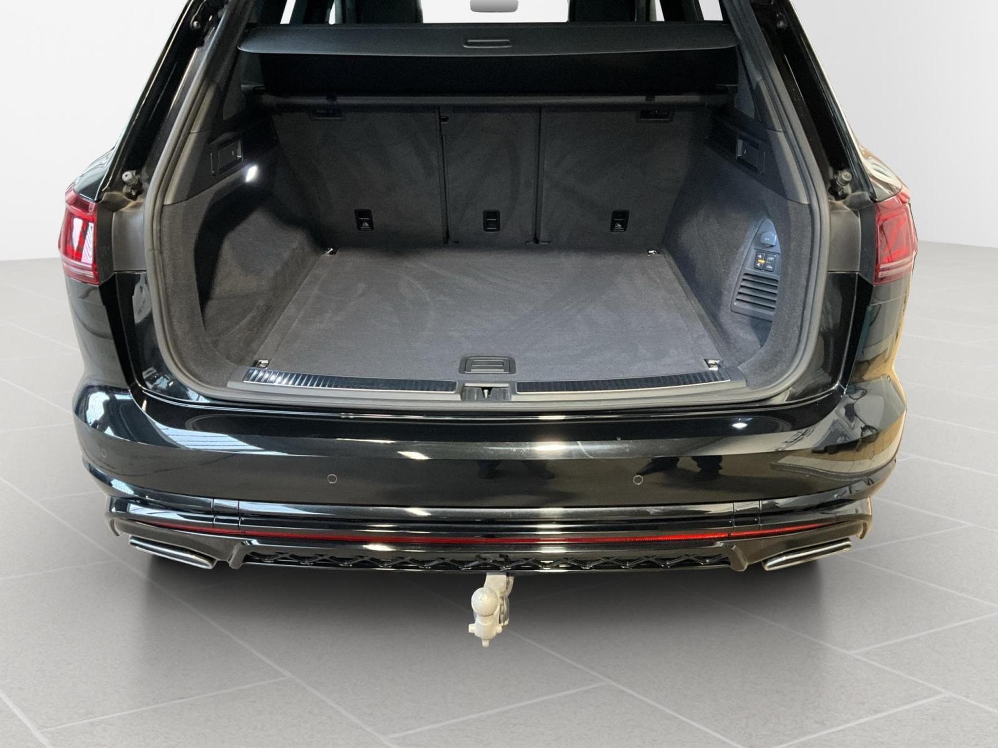 VW Touareg R-Line+4M+Black-Style+Pano+AHK+Stand-H.+DYNAUDIO (2024) - Photo 23