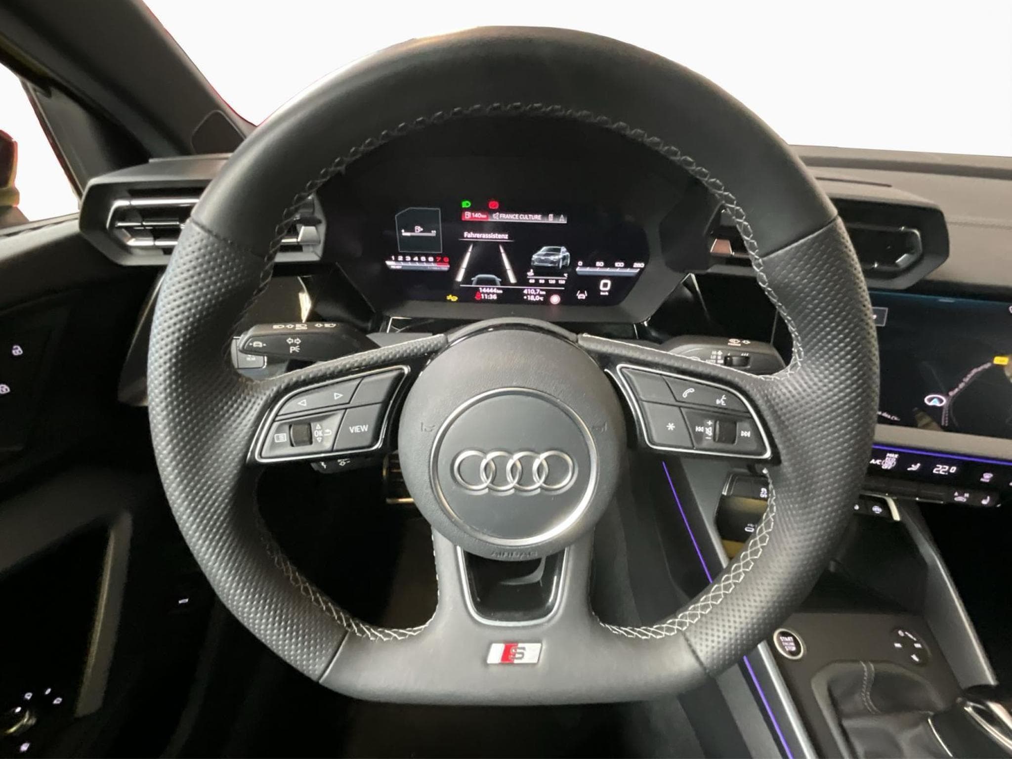 Audi A3 Limo+S-Line+35TFSI+P.Premium (2025) - Photo 10