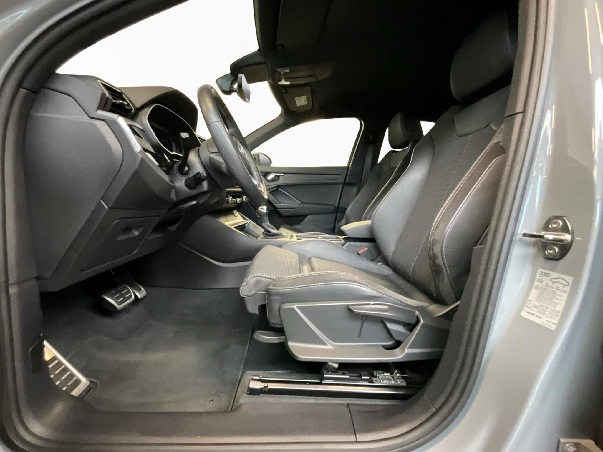 Audi Q3 SB+S-Line+40TFSI+Quattro+S-Tronic (2022) - Photo 11