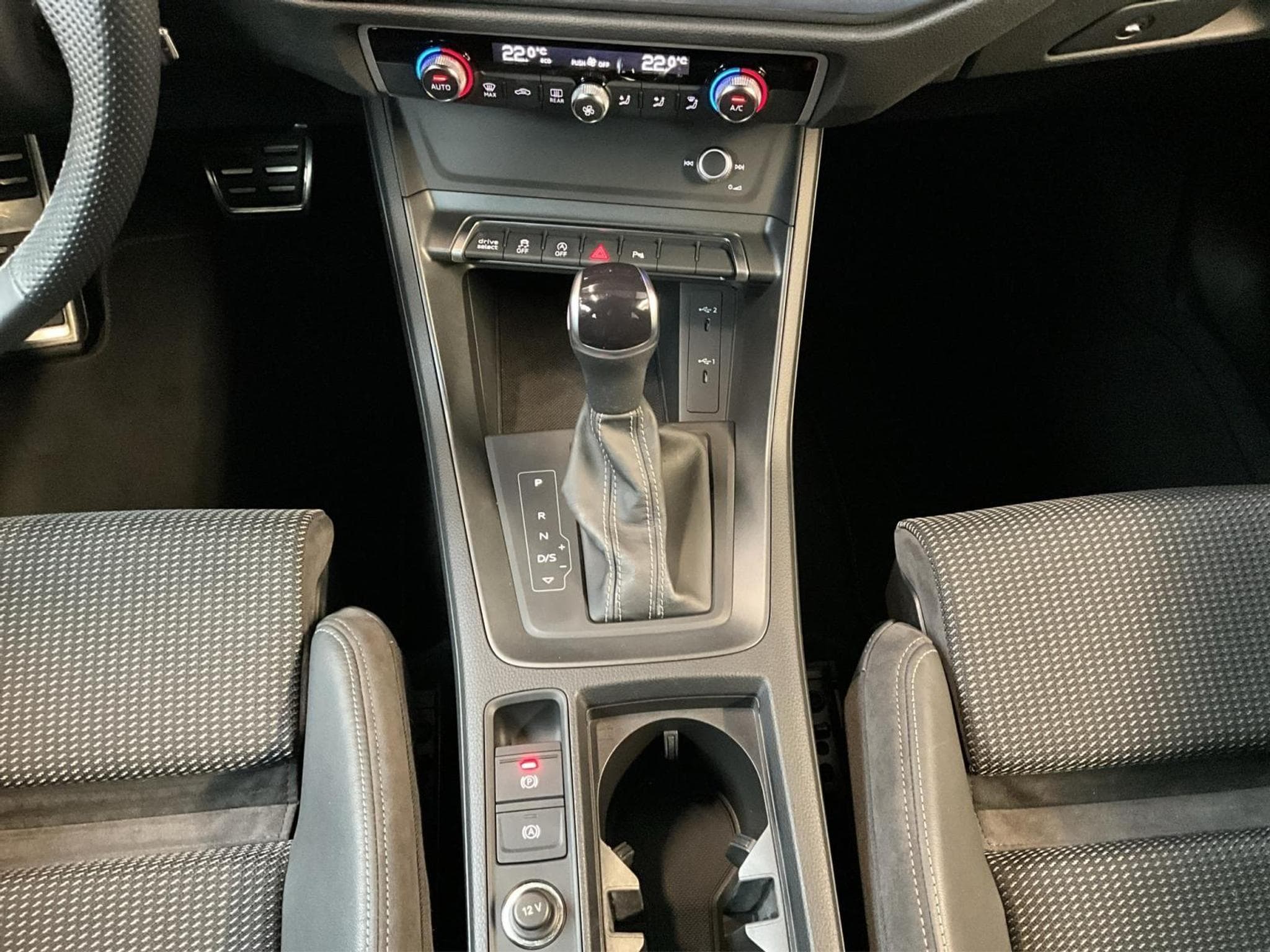 Audi Q3 SB+S-Line+40TFSI+Quattro+S-Tronic (2022) - Photo 14