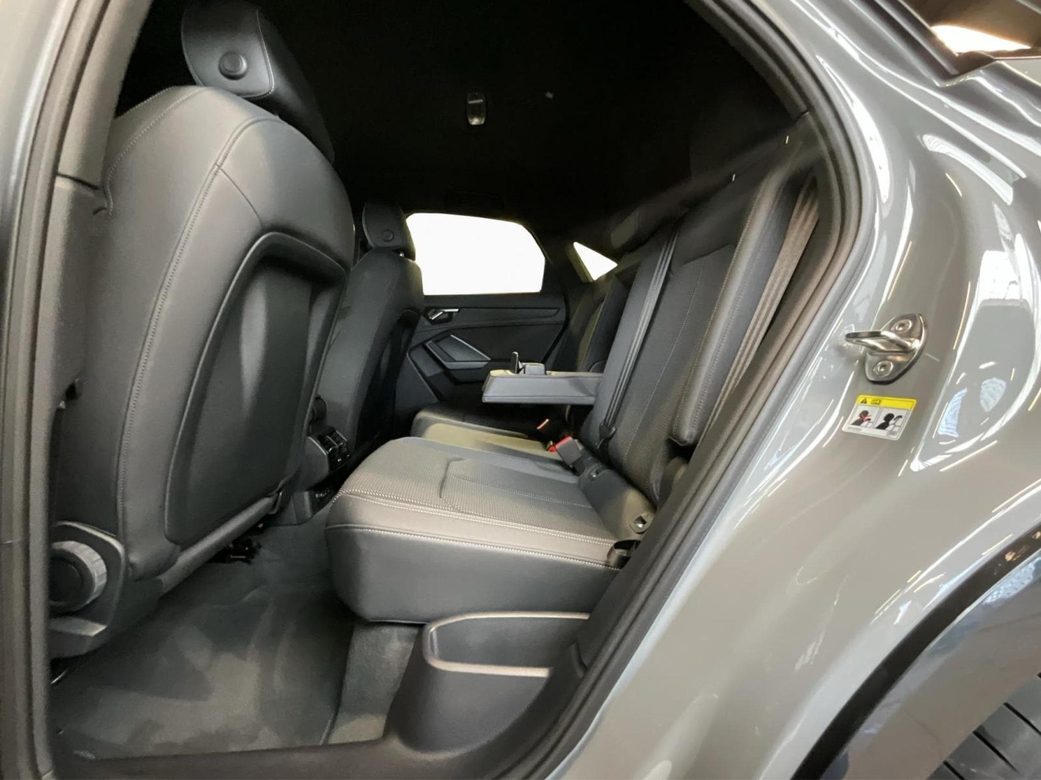 Audi Q3 SB+S-Line+40TFSI+Quattro+S-Tronic (2022) - Photo 17