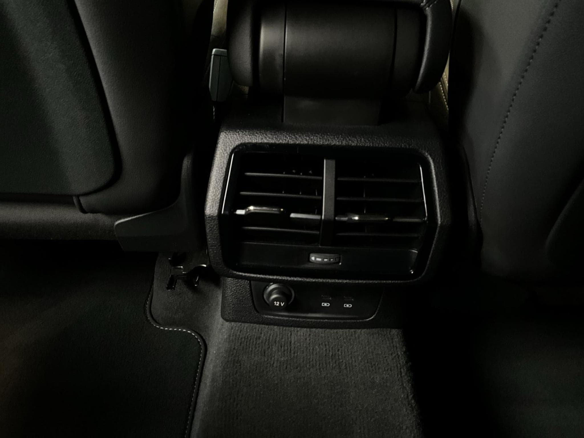 Audi Q3 SB+S-Line+40TFSI+Quattro+S-Tronic (2022) - Photo 18