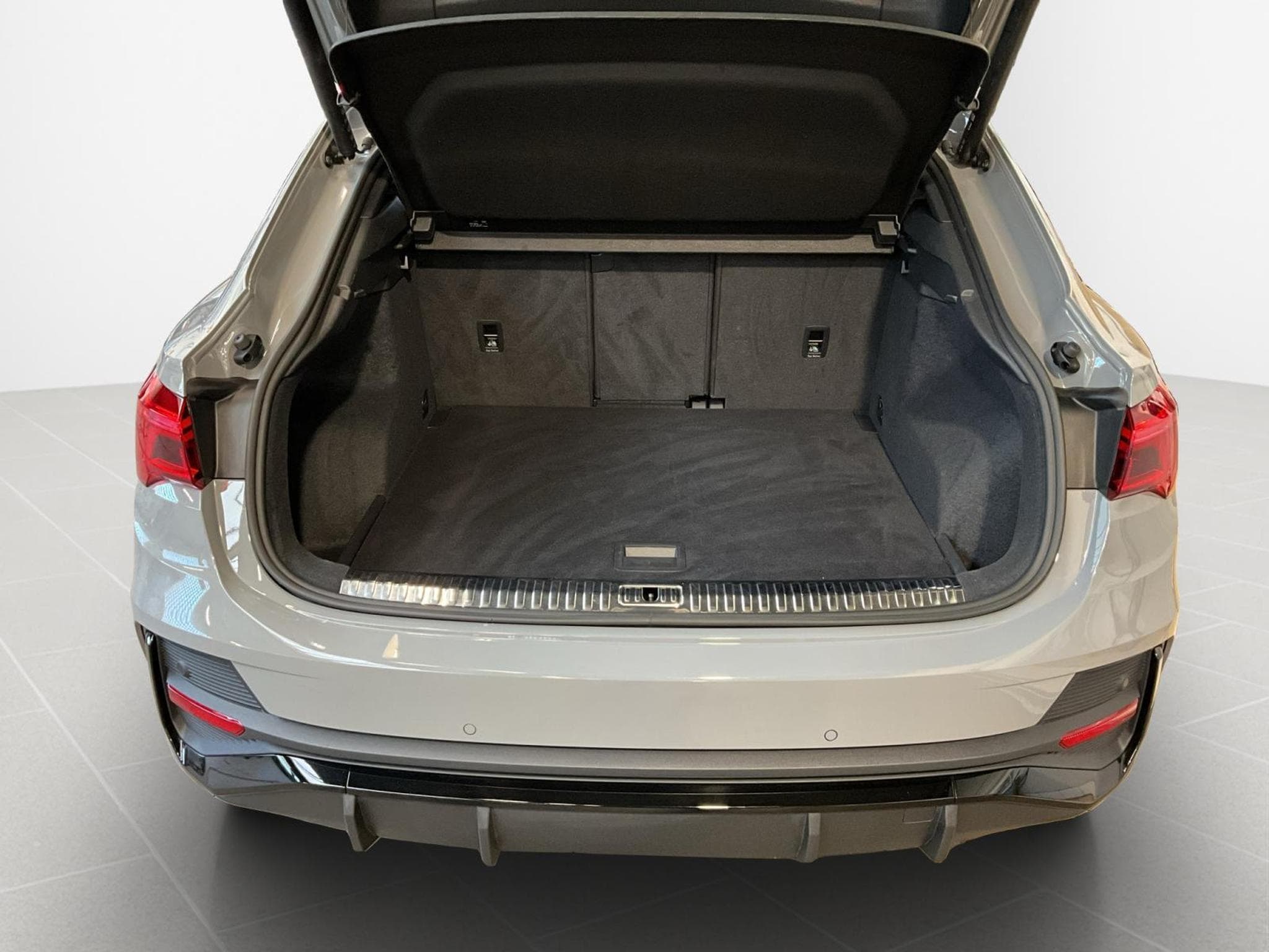 Audi Q3 SB+S-Line+40TFSI+Quattro+S-Tronic (2022) - Photo 20