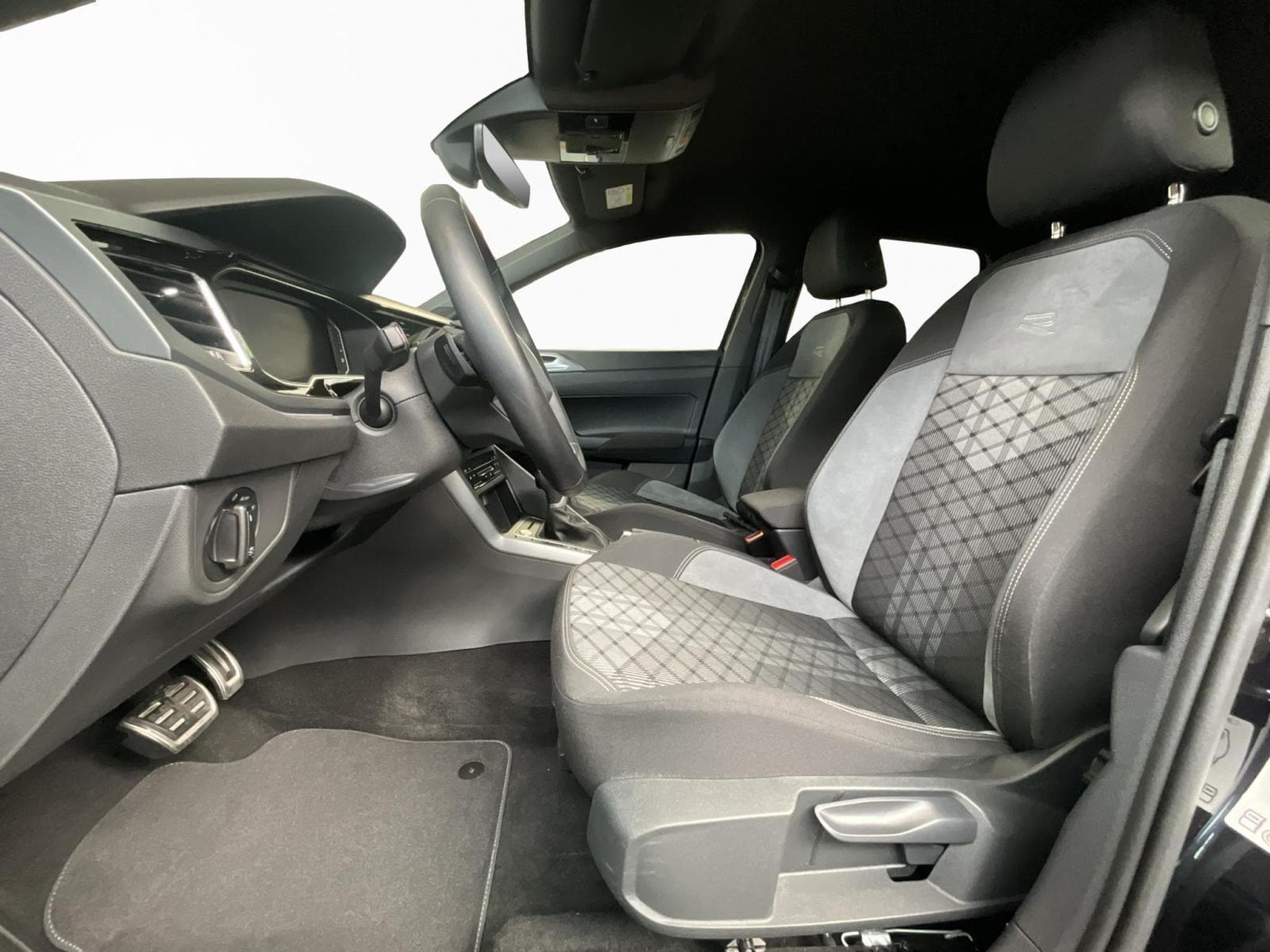 VW Polo R-Line+DSG+Matrix-LED+RearView (2023) - Photo 11