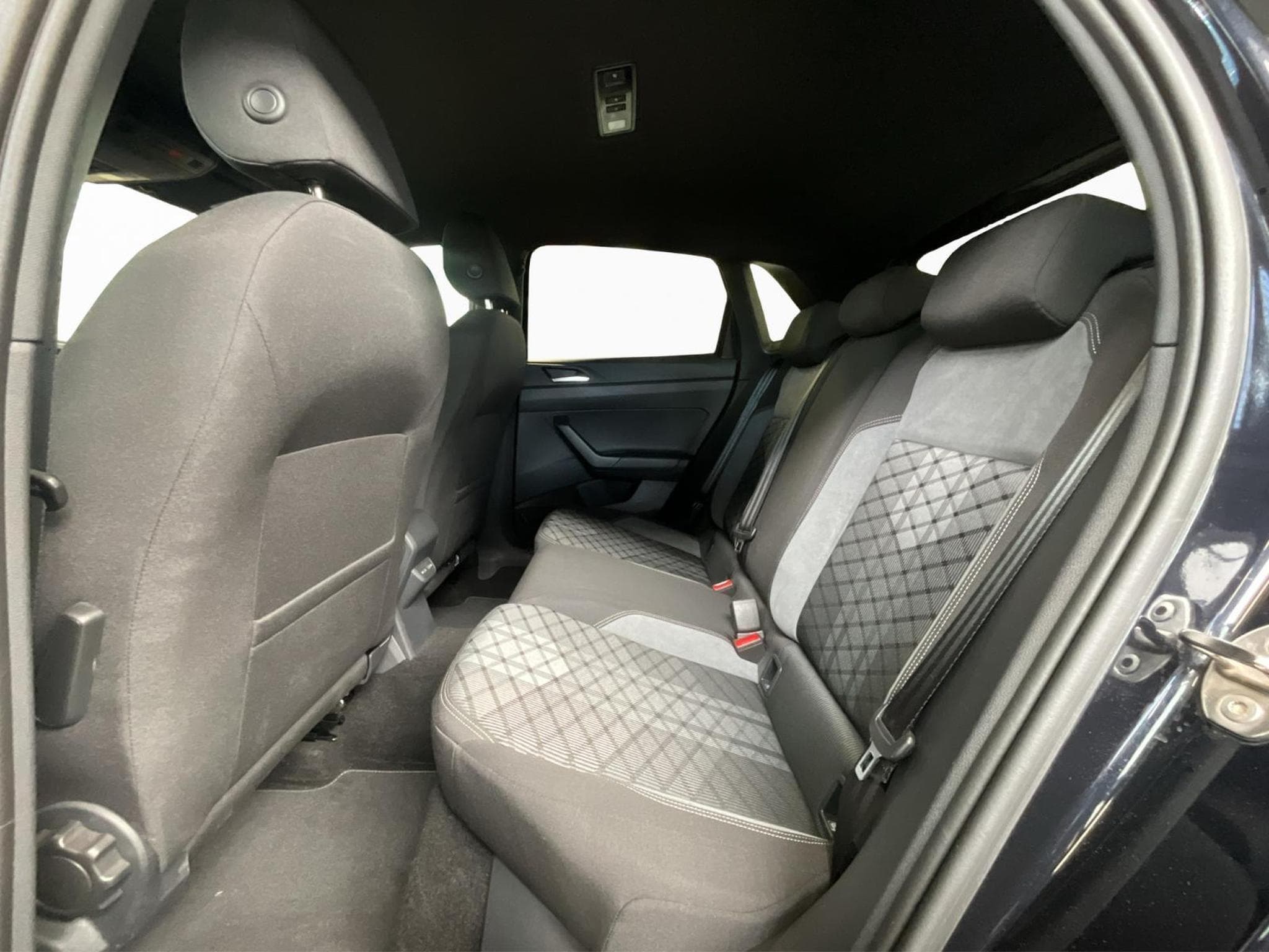 VW Polo R-Line+DSG+Matrix-LED+RearView (2023) - Photo 18