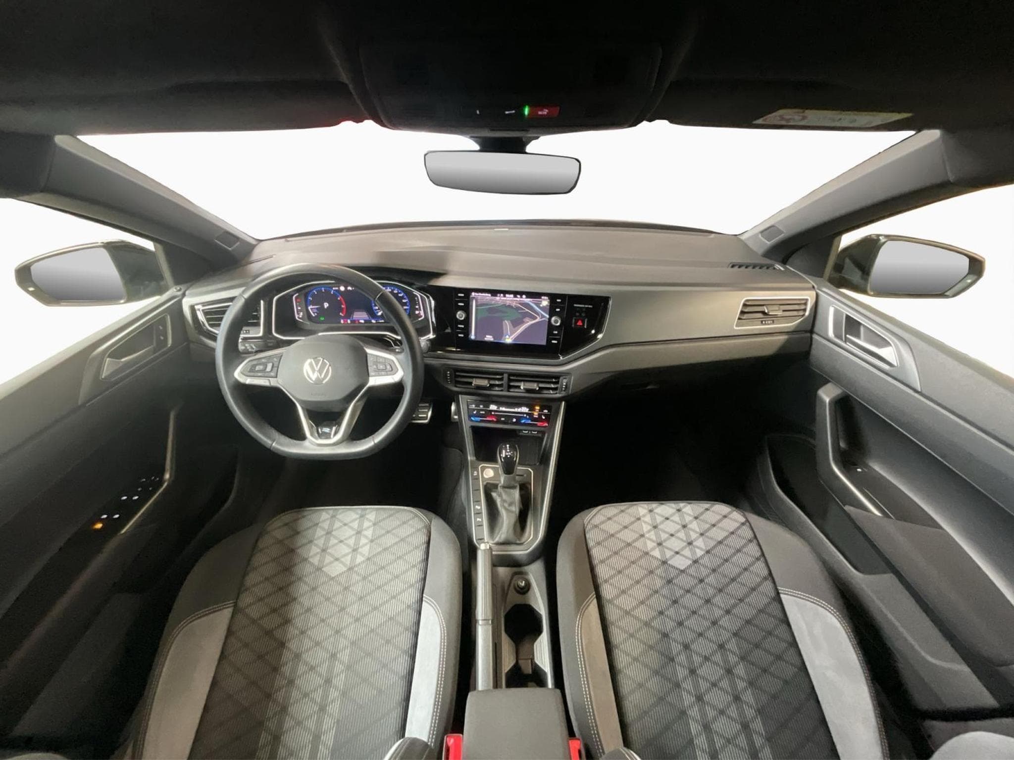 VW Polo R-Line+DSG+Matrix-LED+RearView (2023) - Photo 2