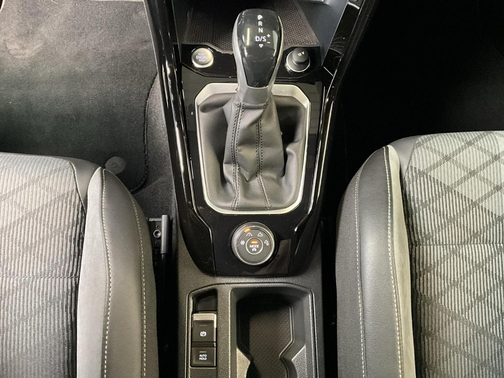 VW T-Roc R-Line+DSG+4M+AHK+P.Travel+Black-Style (2022) - Photo 12