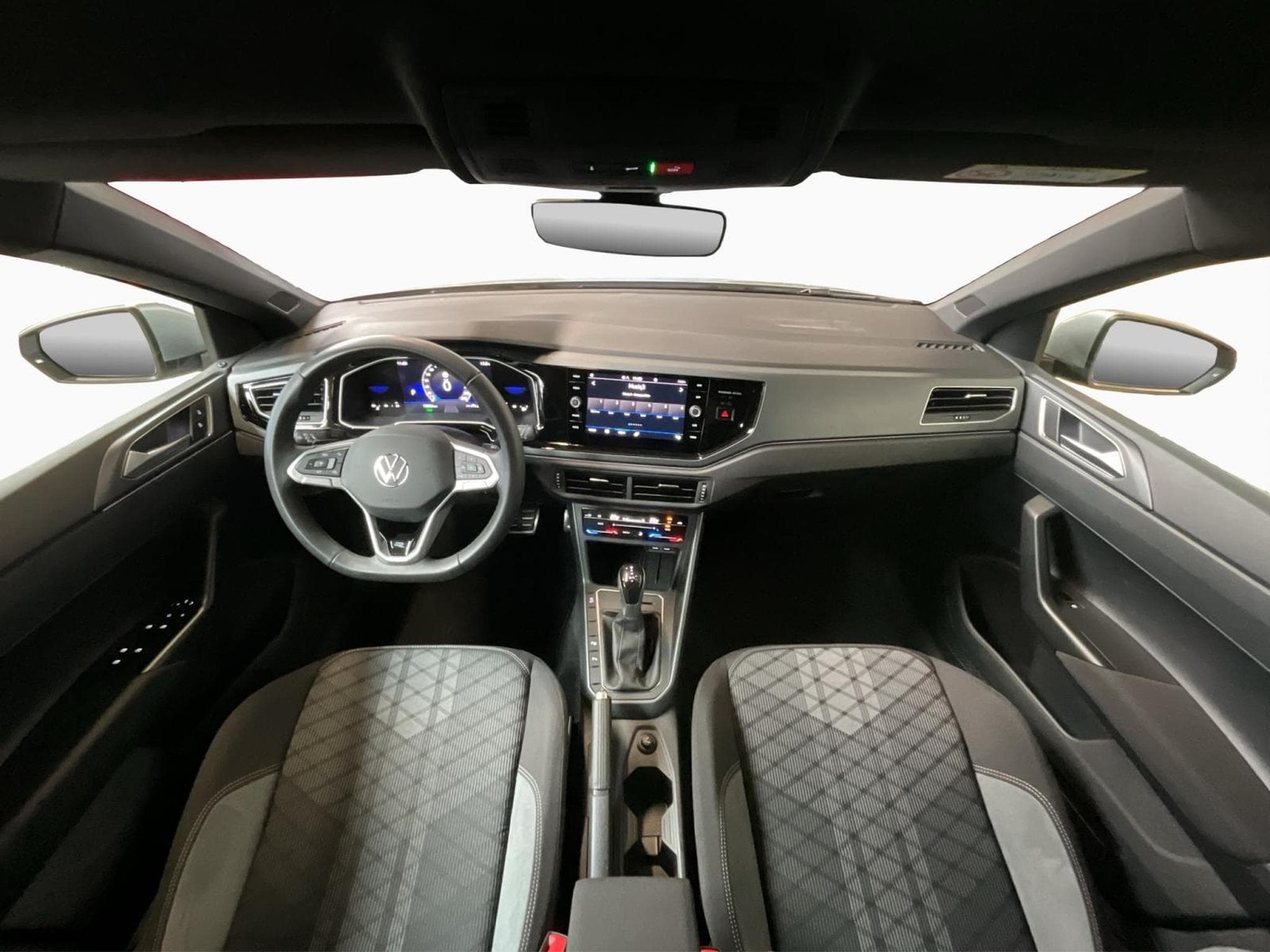 VW Polo R-Line+DSG+Led+CarPlay (2025) - Photo 2