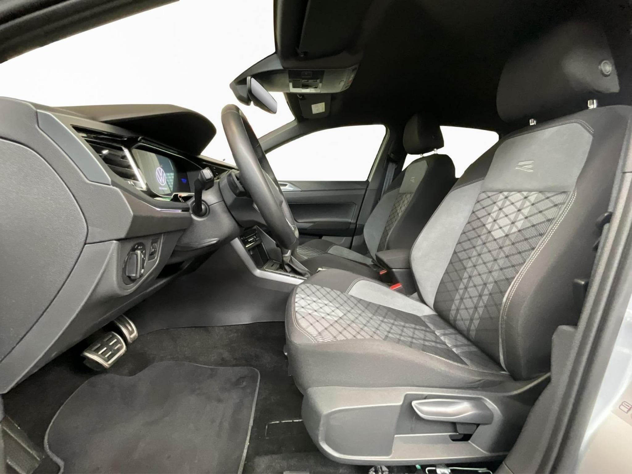 VW Polo R-Line+DSG+Led+CarPlay (2025) - Photo 9