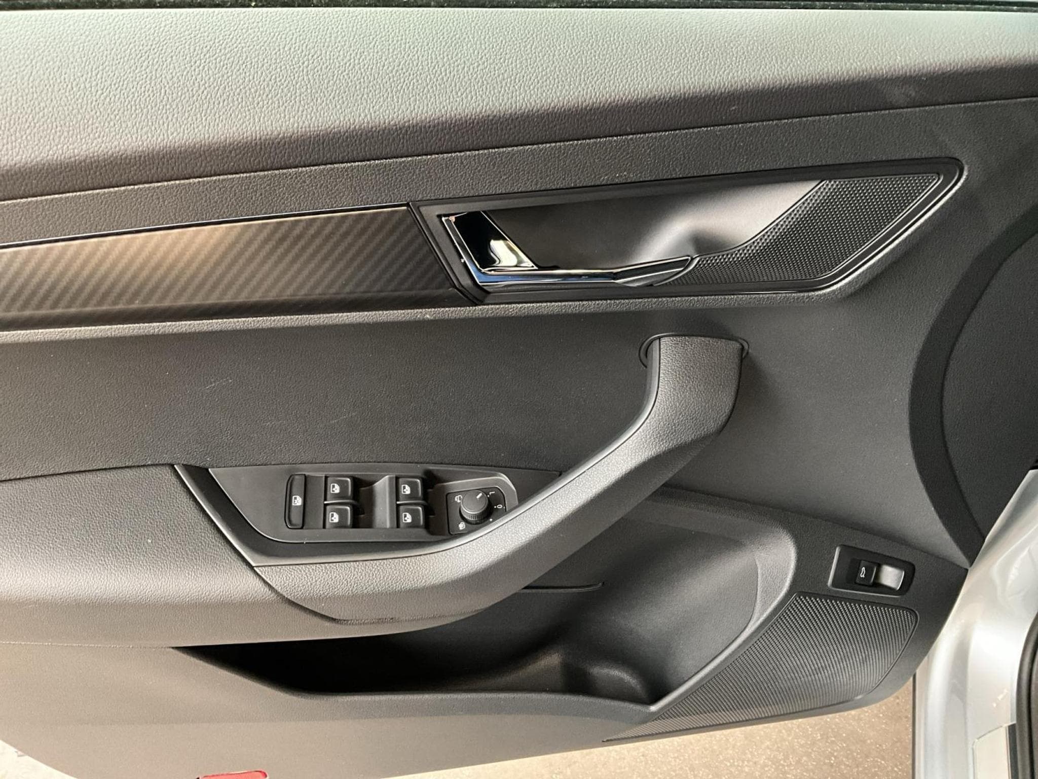 Skoda Karoq Sportline+DSG+Navi+LED (2025) - Photo 14