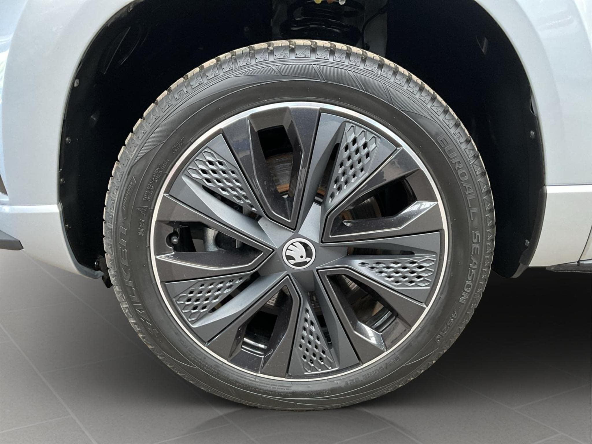 Skoda Karoq Sportline+DSG+Navi+LED (2025) - Photo 8