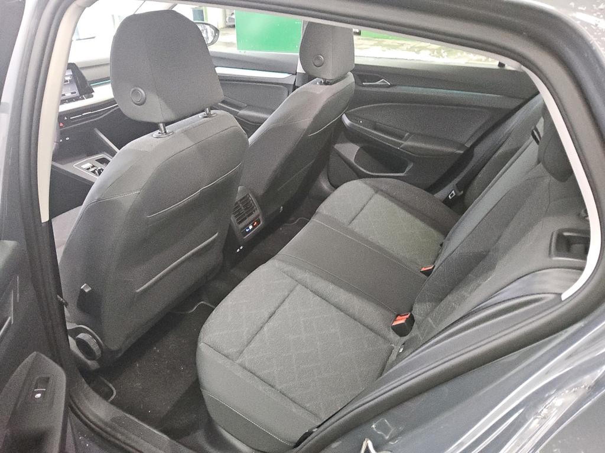 VW Golf Life 2.0 TDI DSG7 115 CV *4 SAISONS* ACC * CARPLAY* (2023) - Foto 8