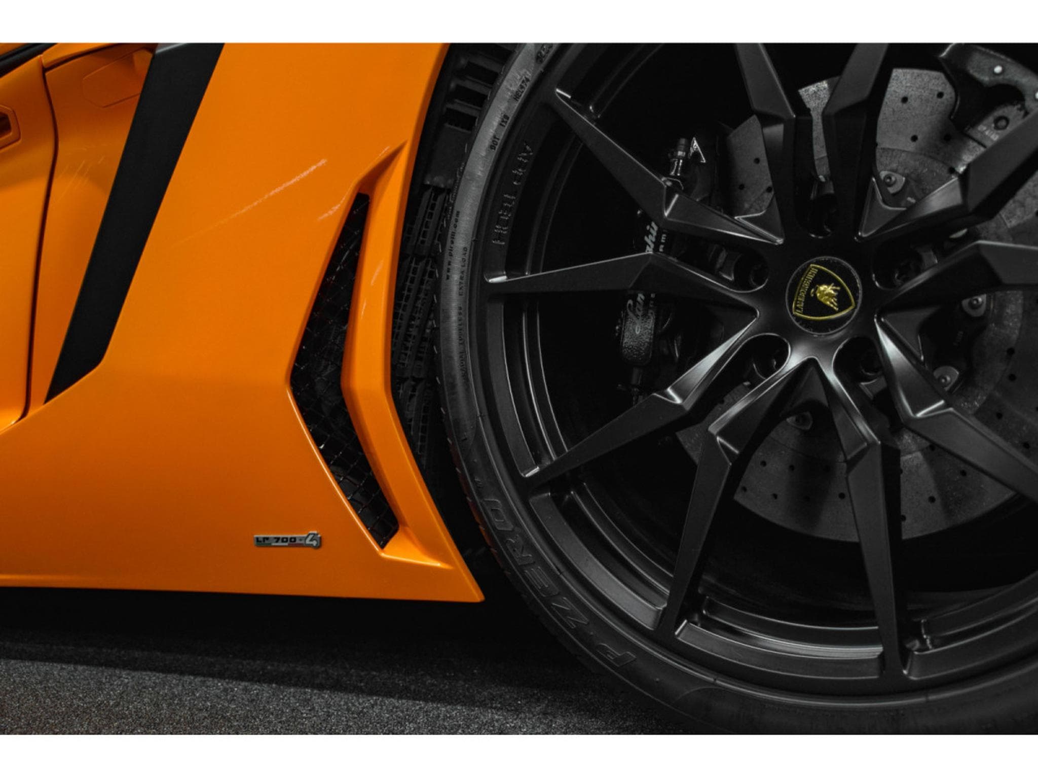 Lamborghini Aventador LP 700-4 - ARANCIO ATLAS (2016) - Photo 23