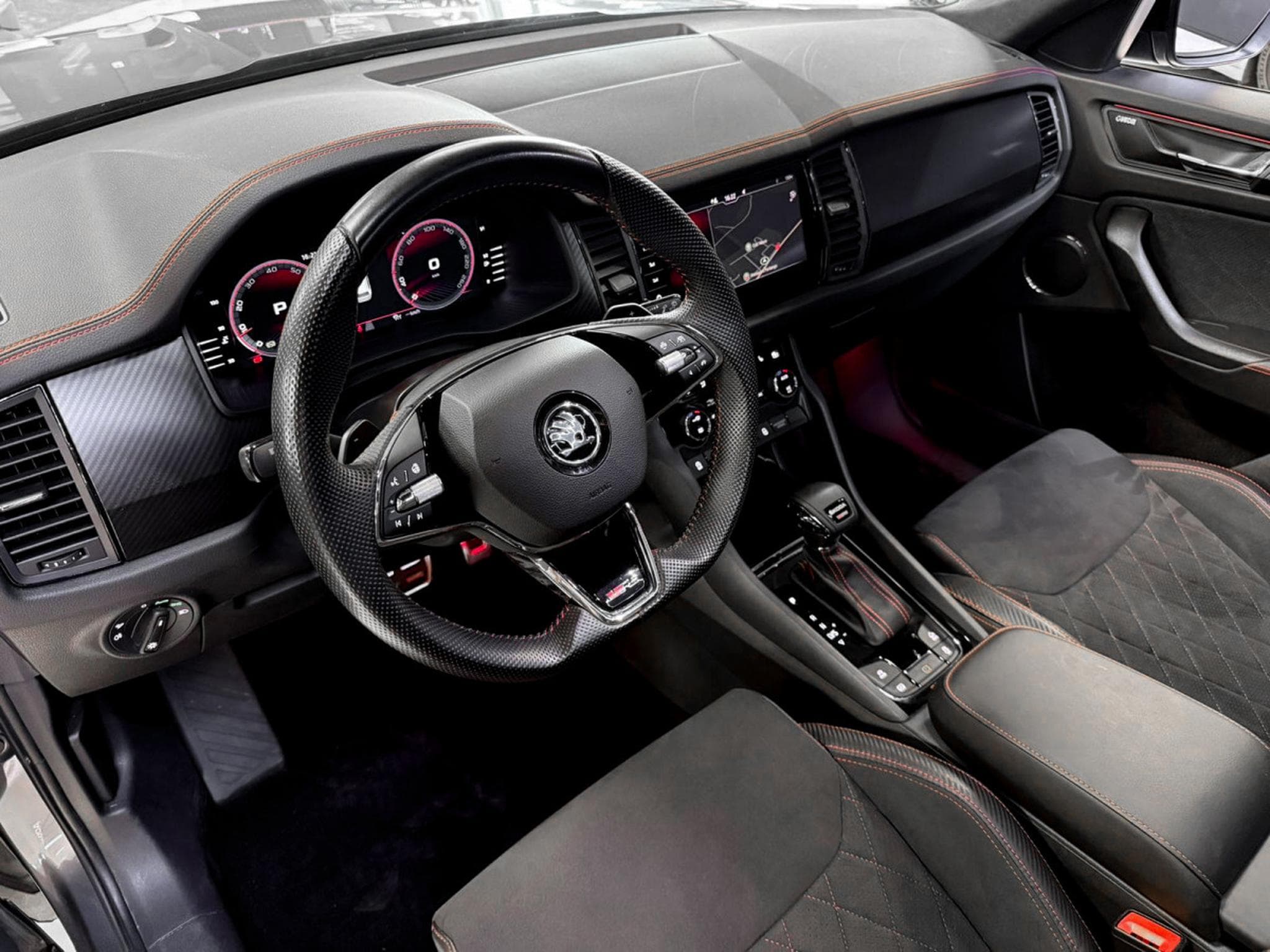 Skoda Kodiaq RS 4X4 2.0 TSI (2023) - Foto 10