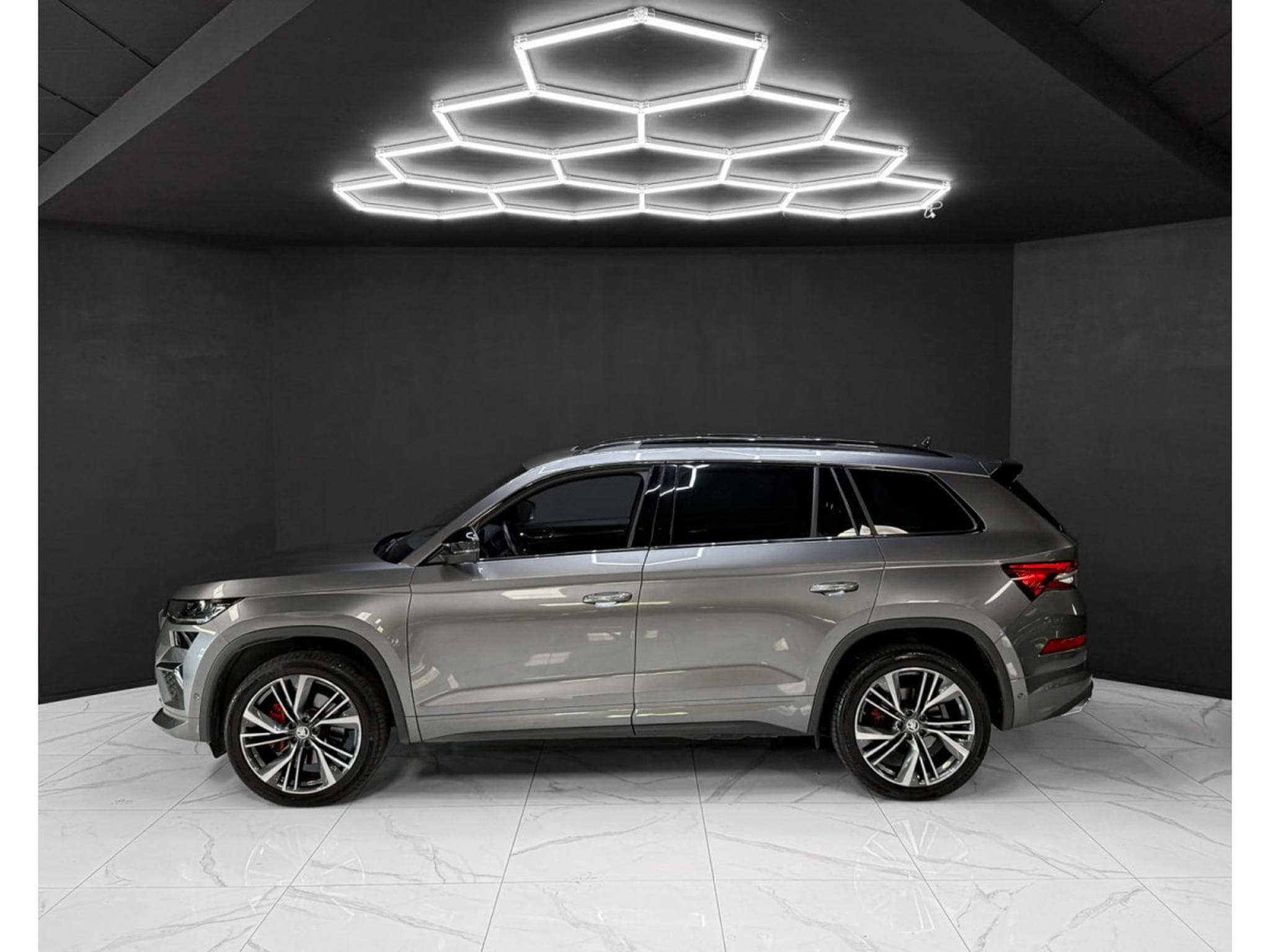 Skoda Kodiaq RS 4X4 2.0 TSI (2023) - Foto 2