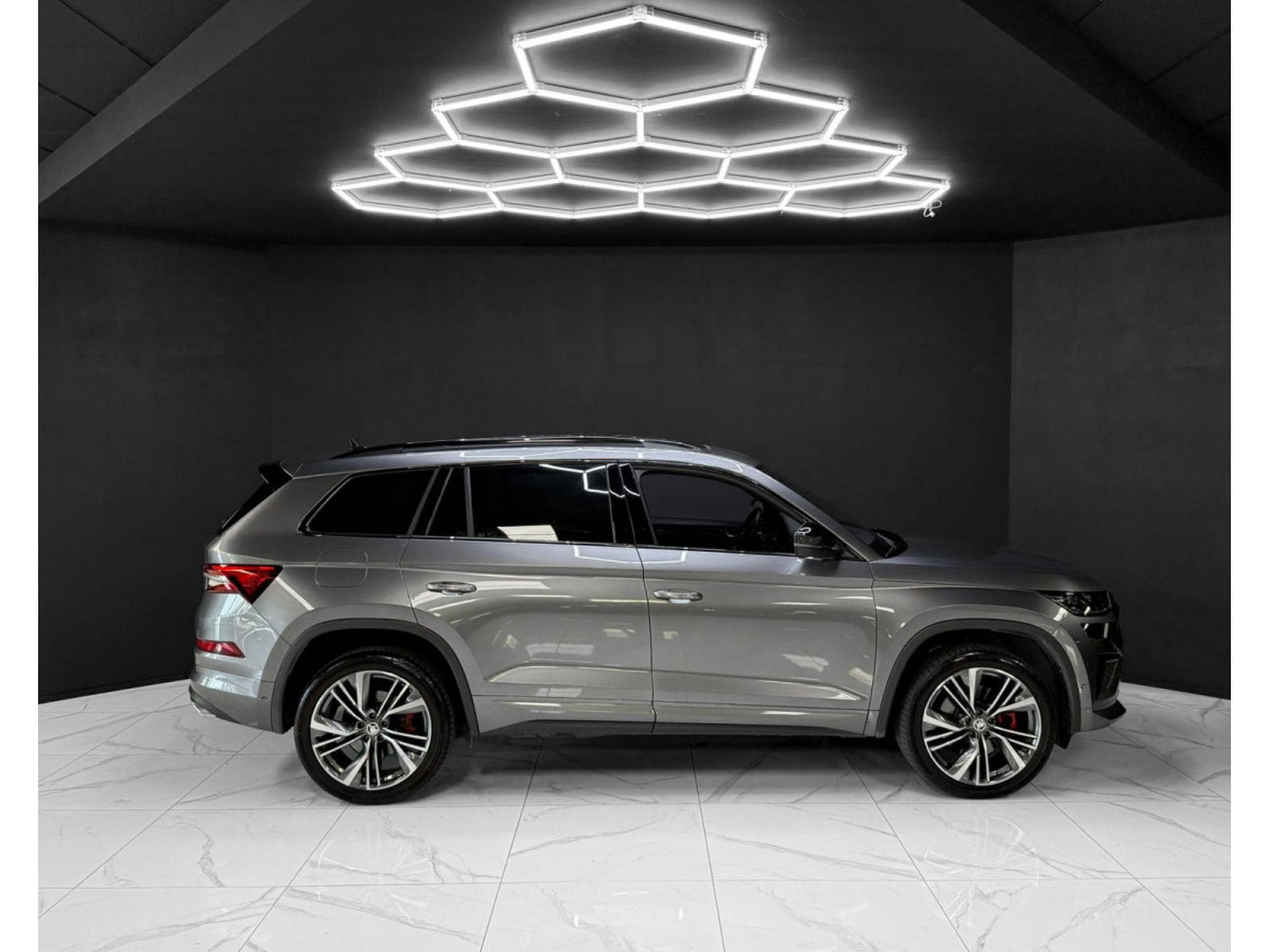 Skoda Kodiaq RS 4X4 2.0 TSI (2023) - Foto 6