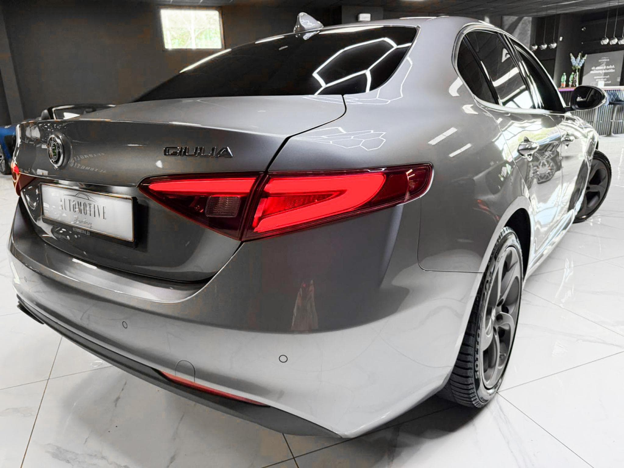 Alfa-Romeo Giulia 2.0 Turbo AT8 Super (2022) - Foto 15