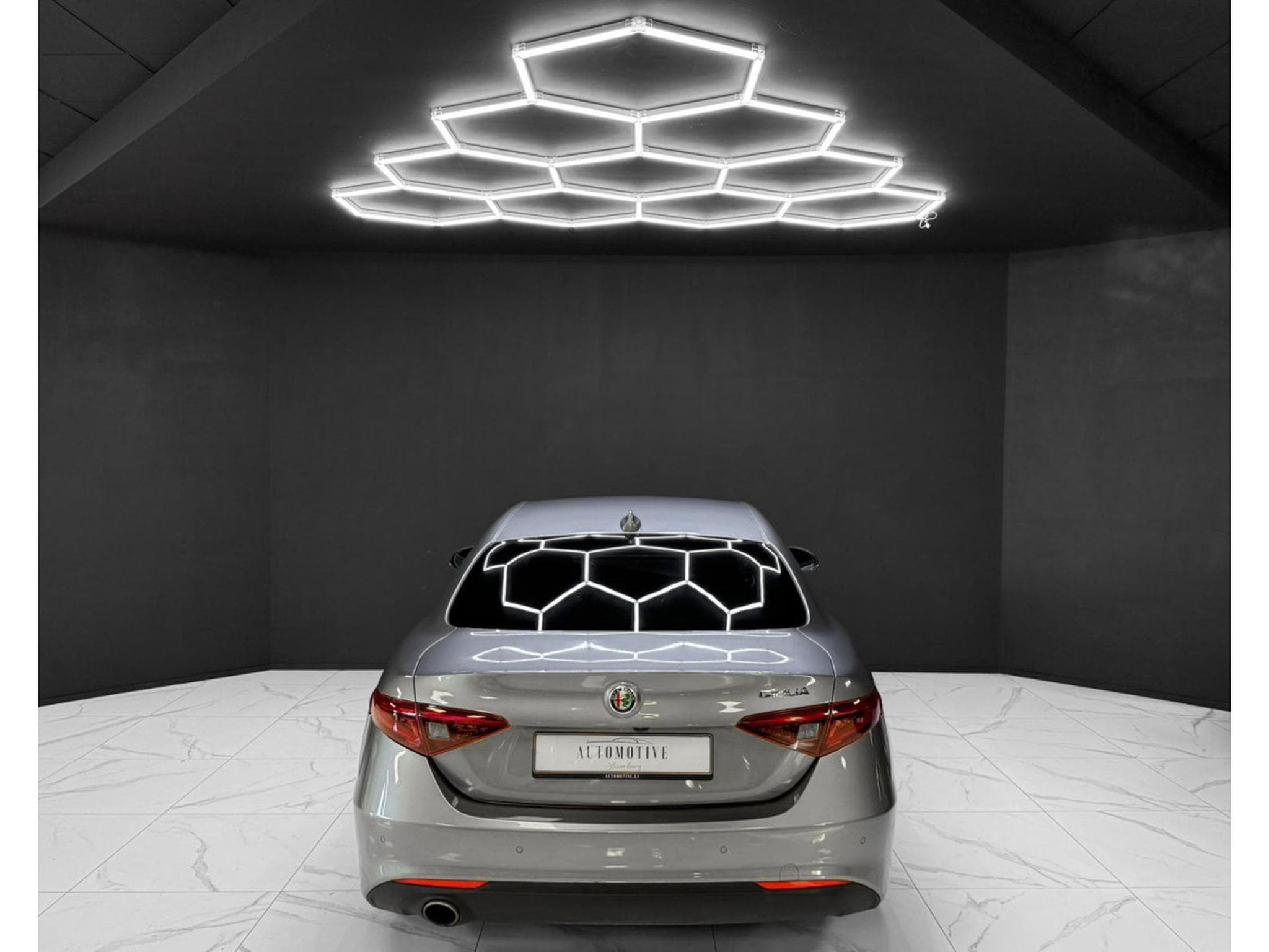 Alfa-Romeo Giulia 2.0 Turbo AT8 Super (2022) - Foto 4