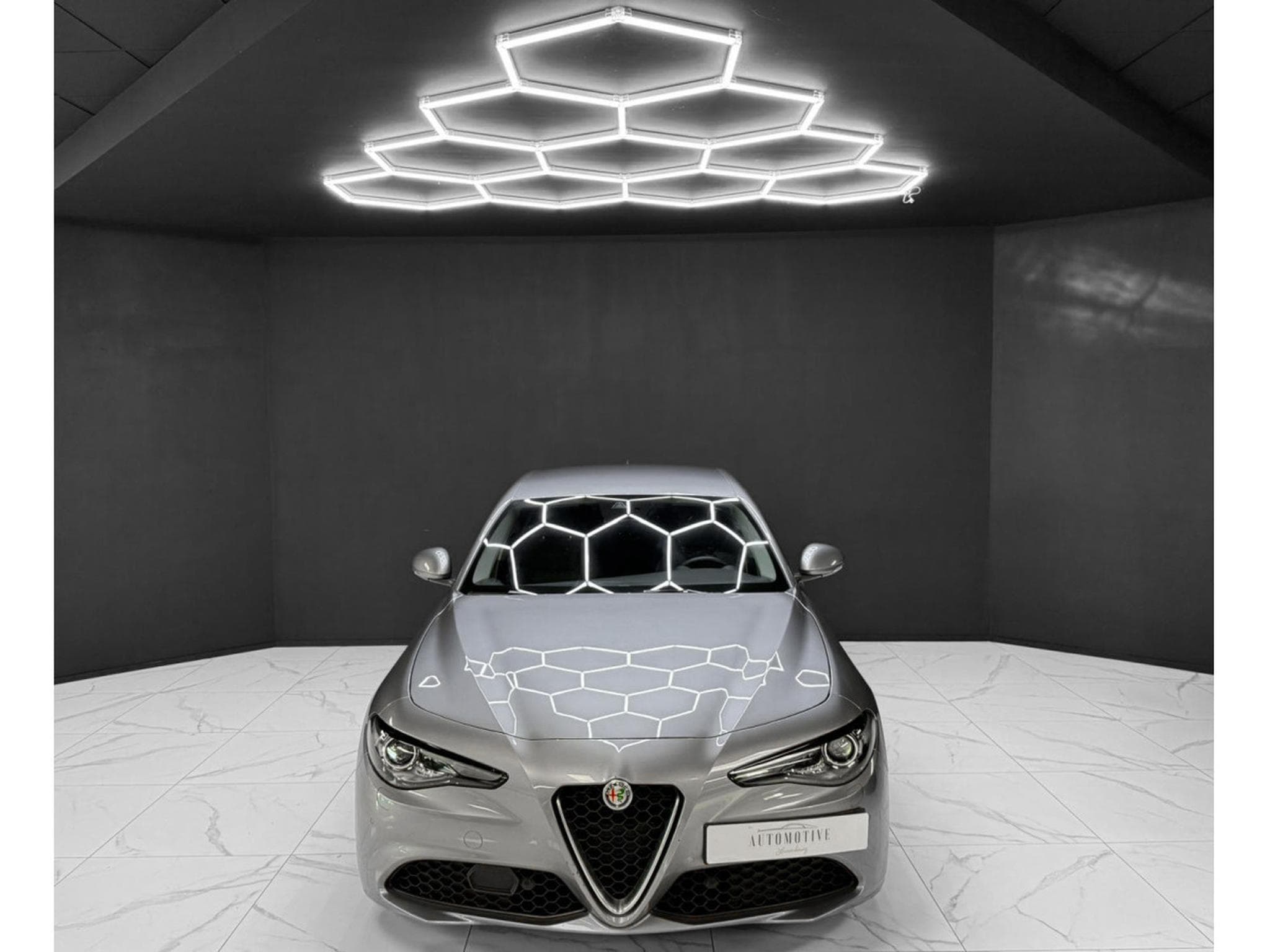 Alfa-Romeo Giulia 2.0 Turbo AT8 Super (2022) - Foto 8