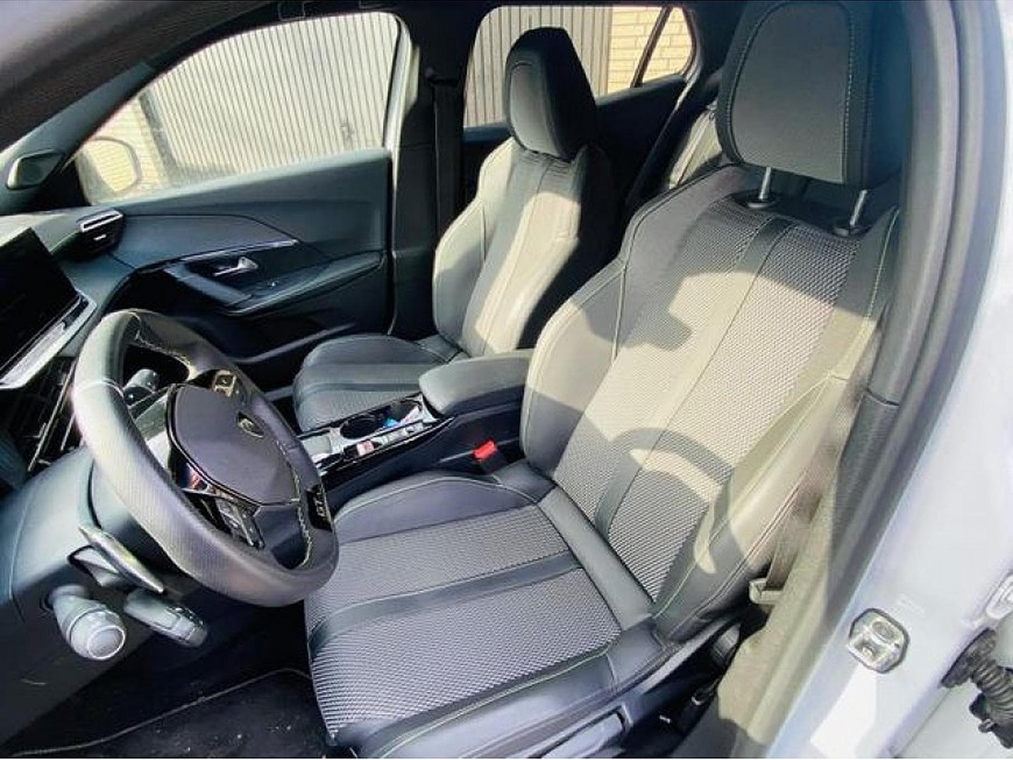 Peugeot 2008 (2026) - Photo 8