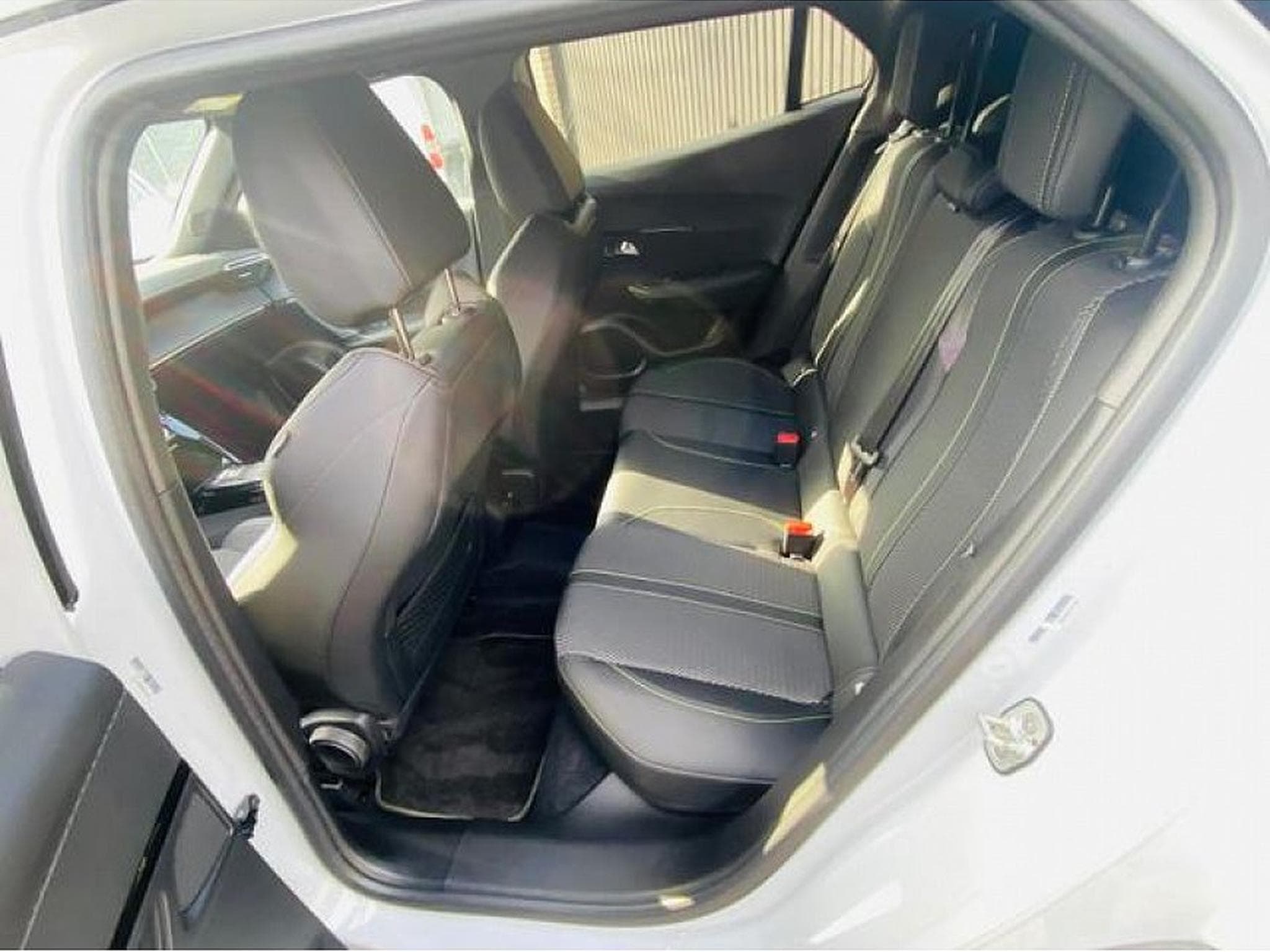 Peugeot 2008 (2026) - Photo 9