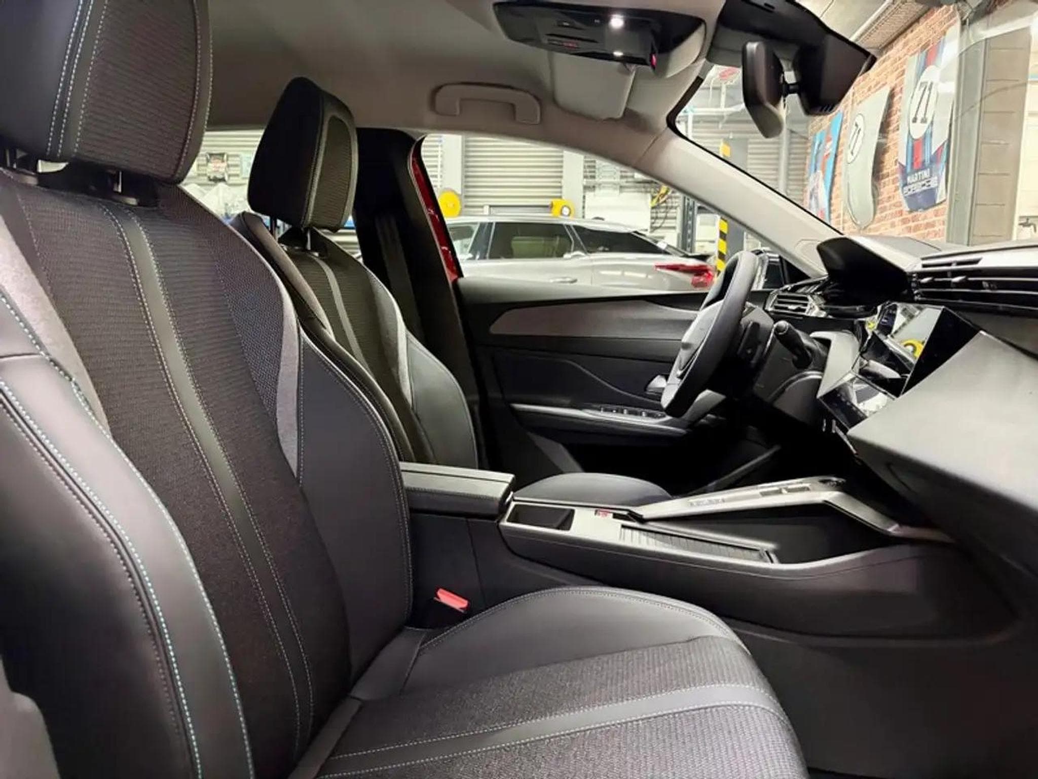 Peugeot 308 (2025) - Photo 8