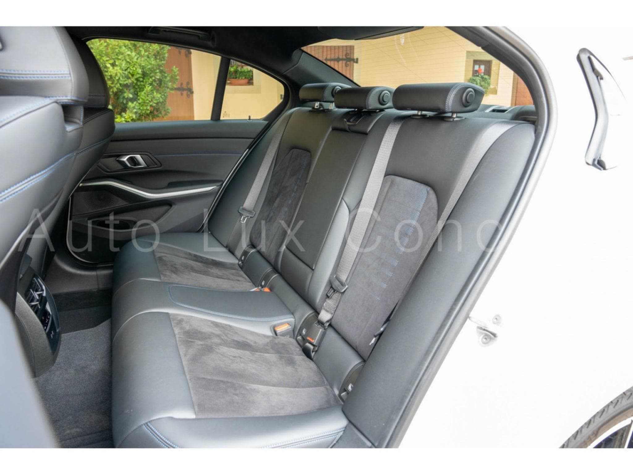 BMW 320 d xDrive M Sport (2023) - Photo 11