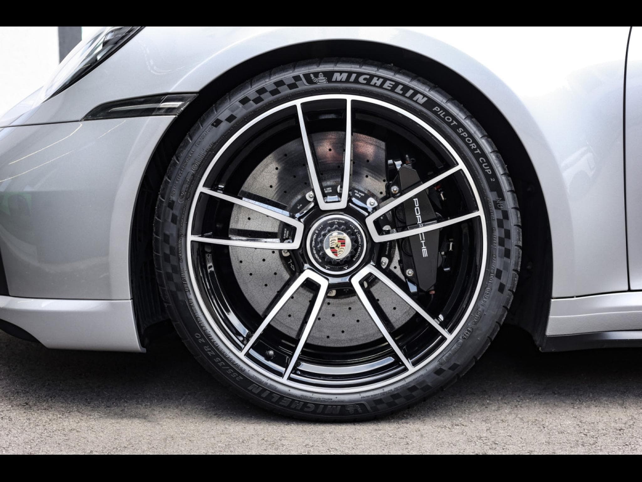 Porsche 911 (992.1) TURBO S COUPE PDK – GT-SILVER – IMMAT FR. - PORSCHE (2020) - Photo 8