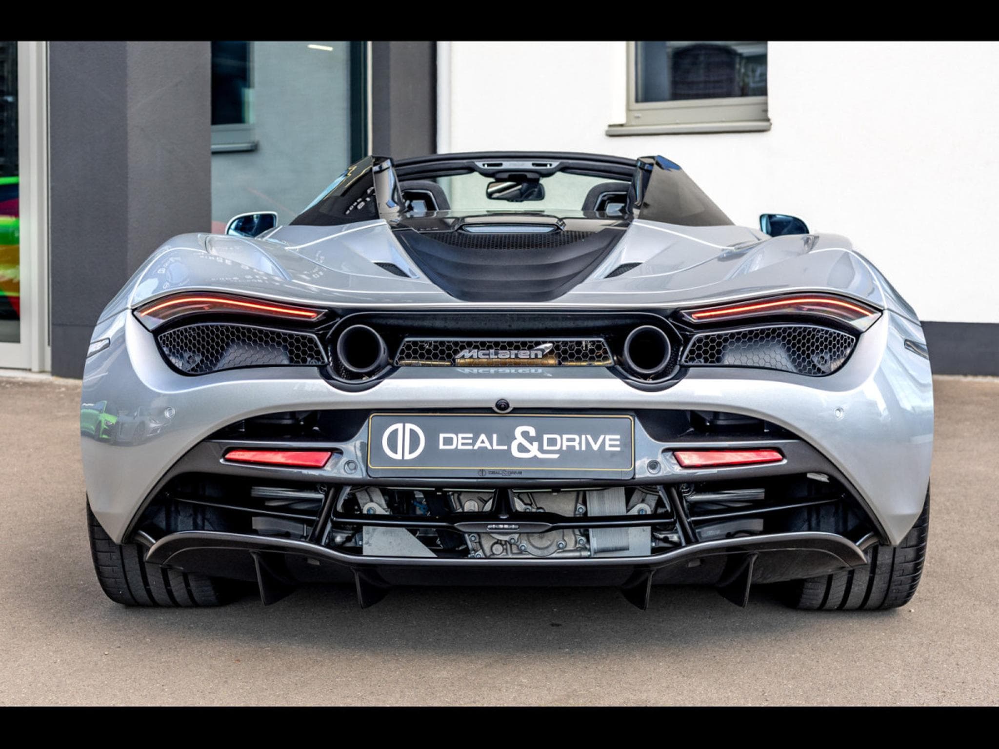 McLaren 720S SPIDER 4.0 V8 720 – PACK STEALTH - FULL XPEL - SUPERNOVA SIL (2022) - Photo 4