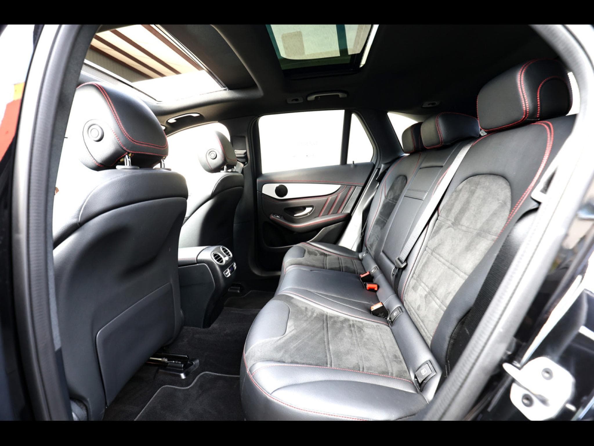 Mercedes GLC 43 AMG 4MATIC – OBSIDIAN BLACK (2022) - Photo 12