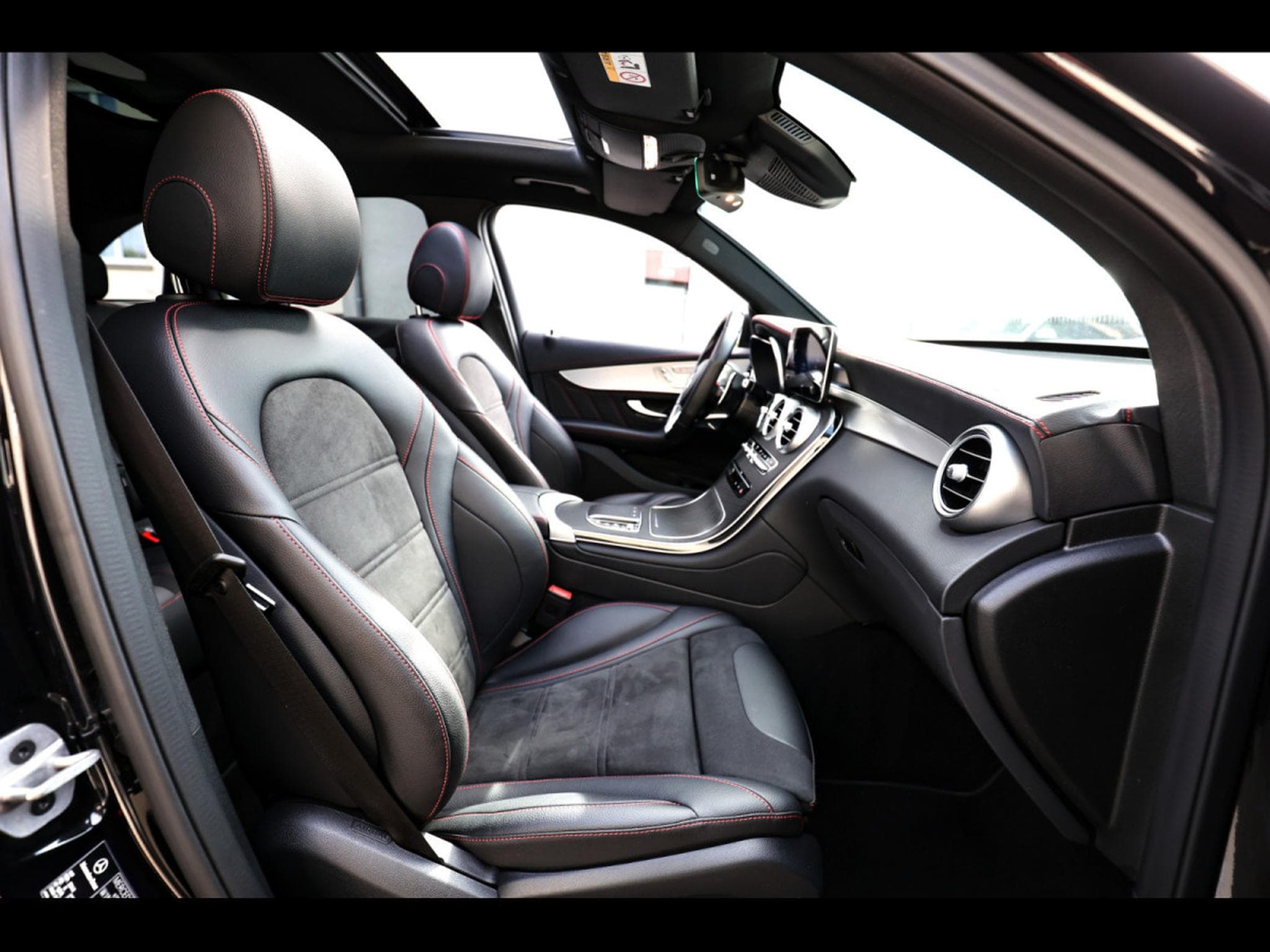 Mercedes GLC 43 AMG 4MATIC – OBSIDIAN BLACK (2022) - Photo 23