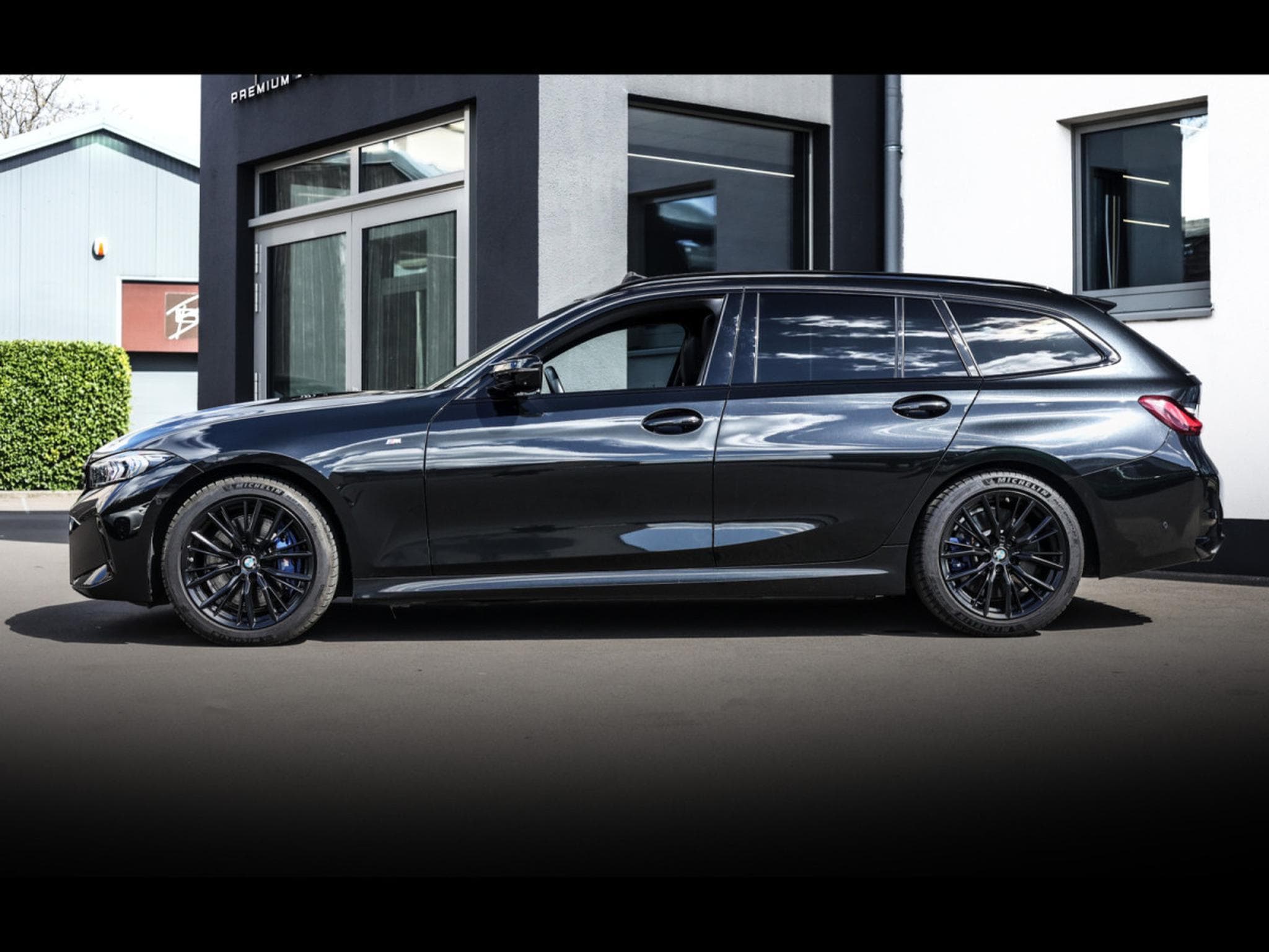 BMW M340 TOURING XDRIVE - BLACK SAPPHIRE METALLIC - WARRANTY 11/2028 (2024) - Photo 2